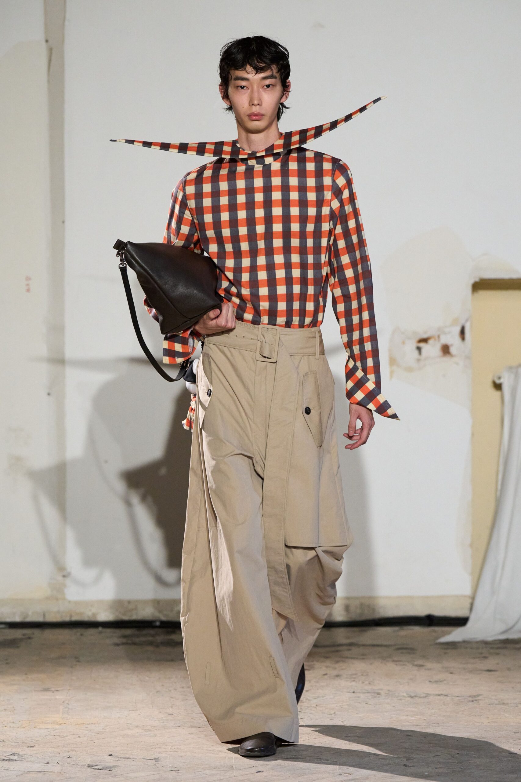 beige cotton relaxed cargo pants