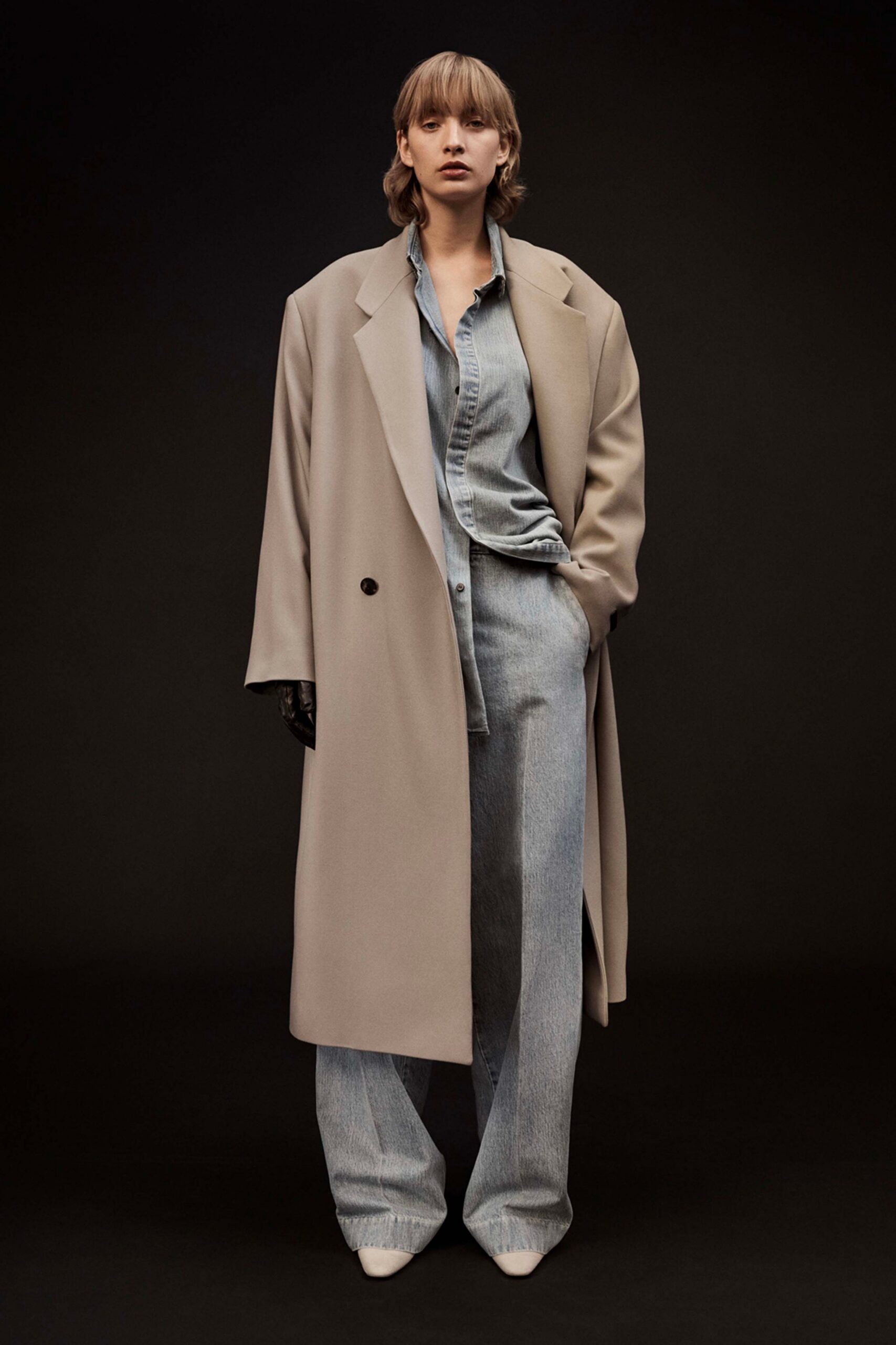 beige wool long-sleeve collared relaxed buttoned coat