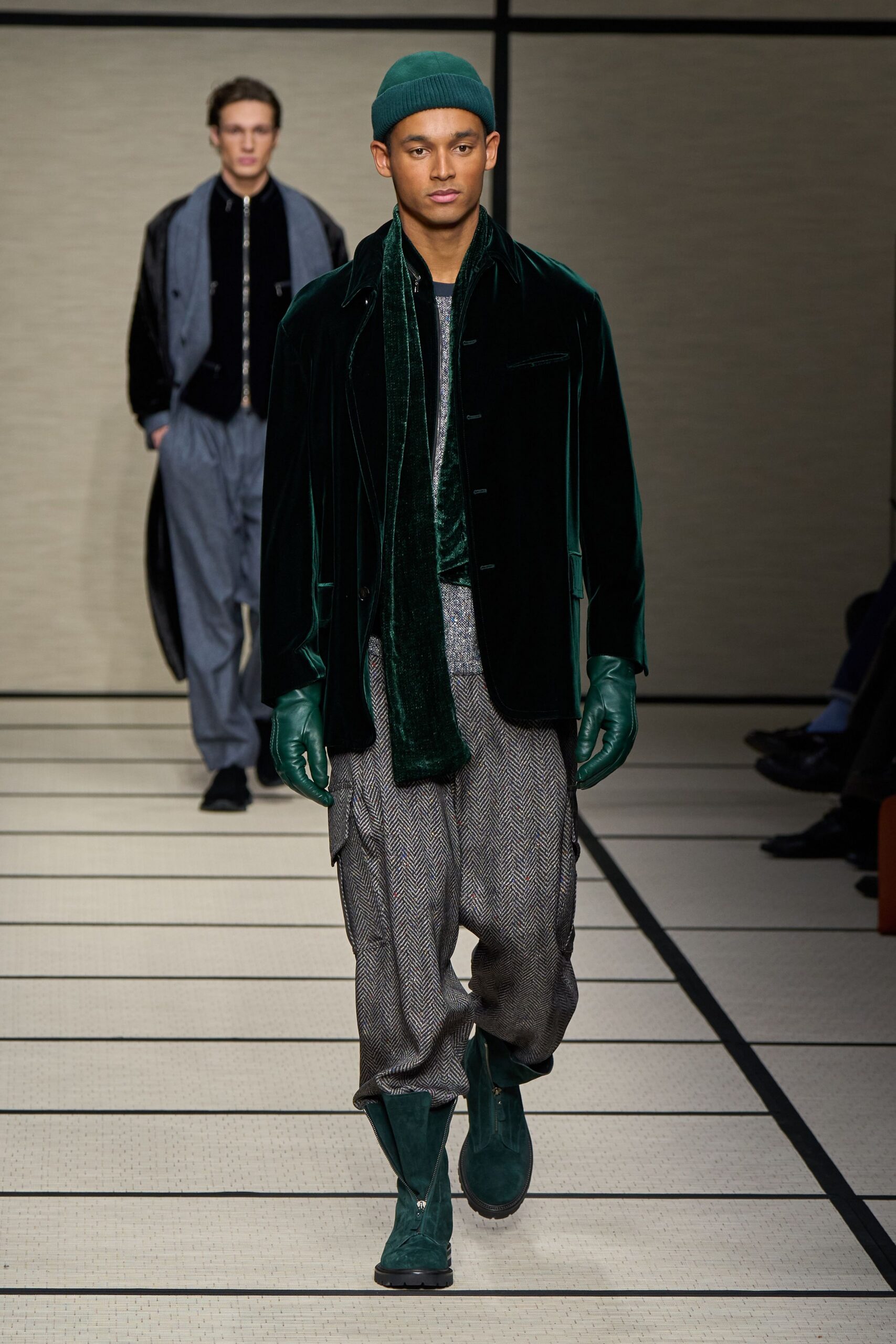 green velvet long-sleeve collared fitted blazer