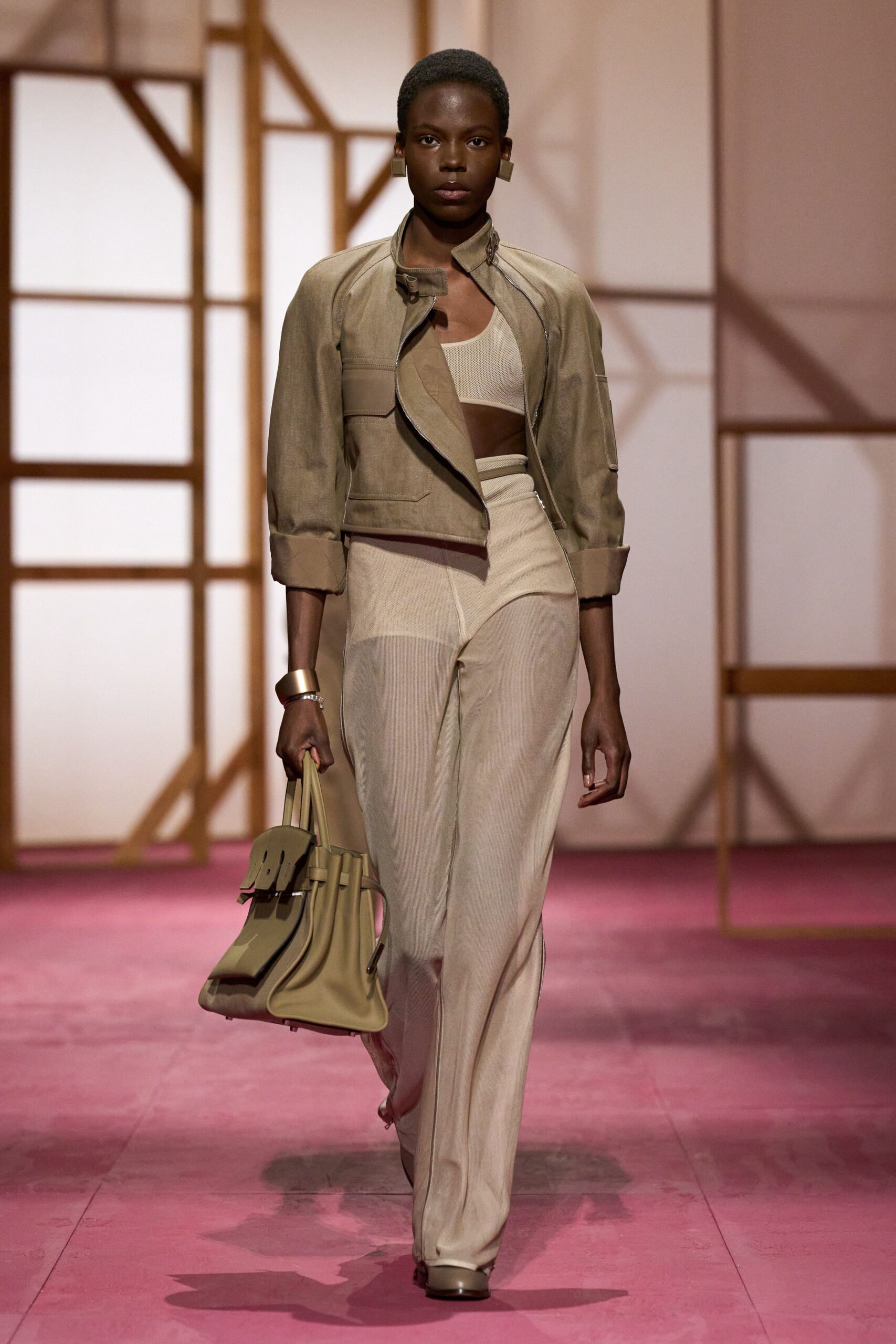 beige cotton long-sleeve collared fitted zippered jacket