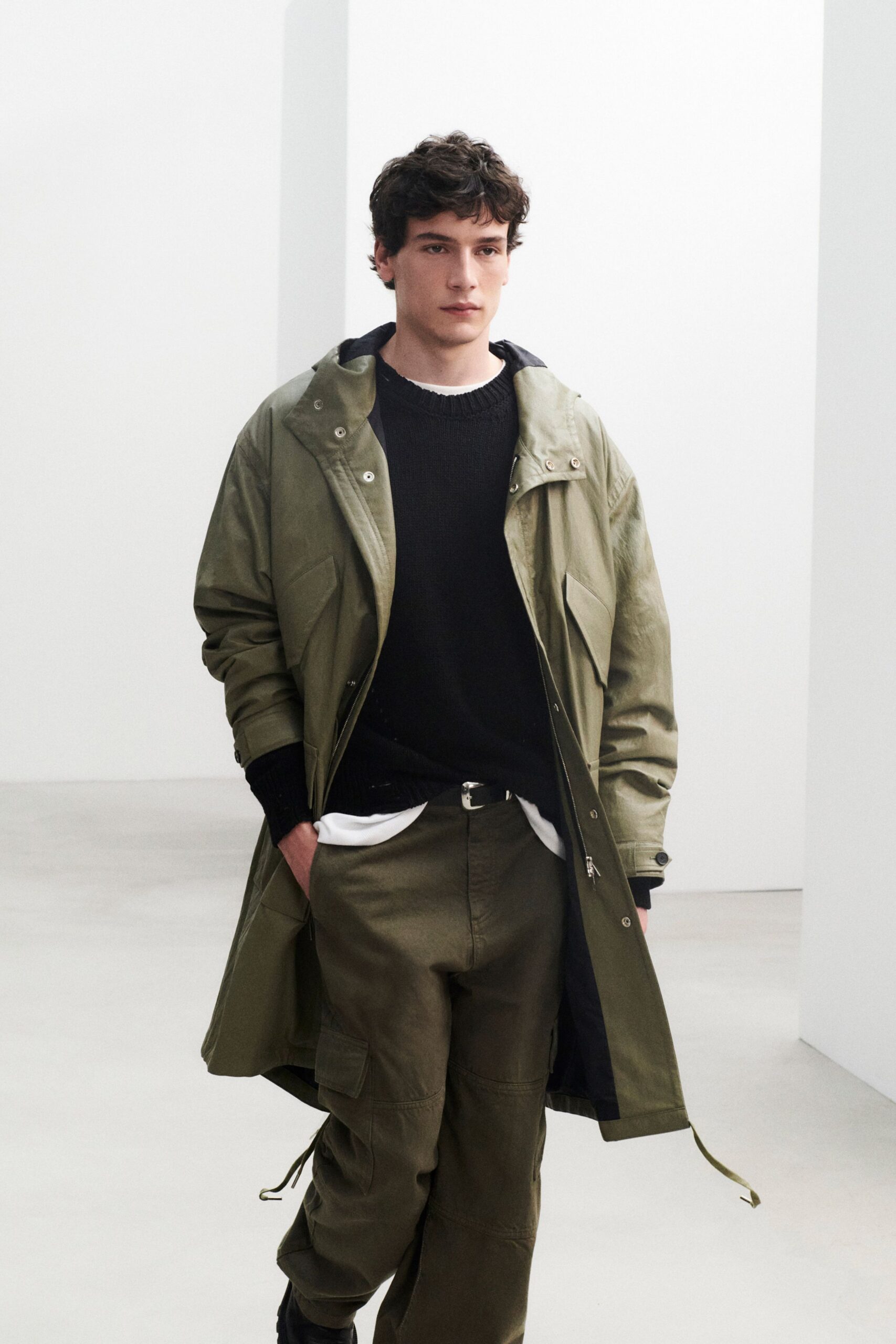green cotton long-sleeve hooded relaxed parka