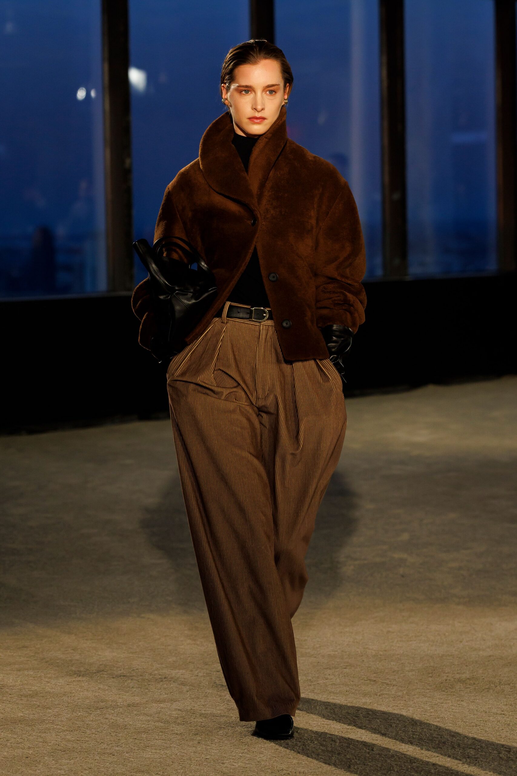brown fur long-sleeve collared relaxed buttoned coat