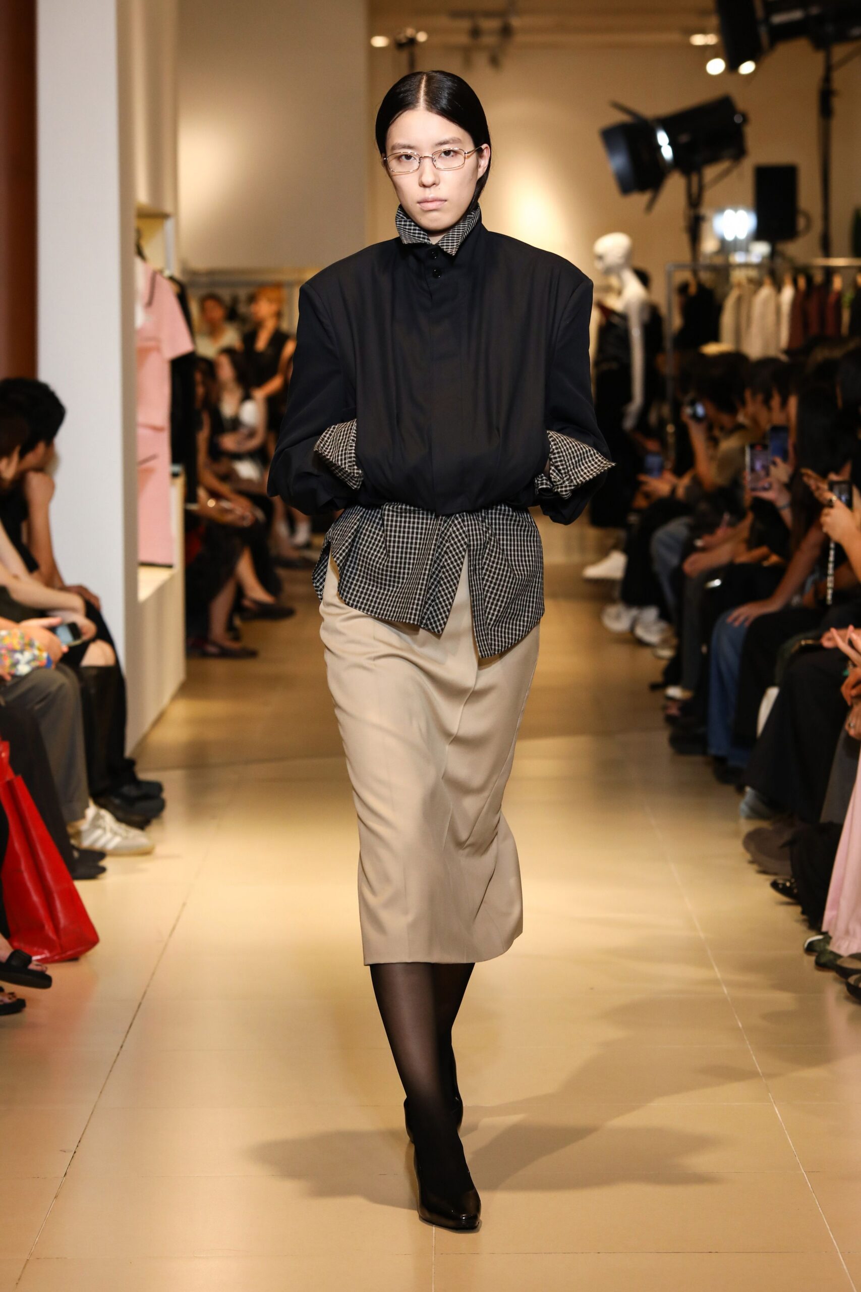black cotton long-sleeve collared fitted layered top