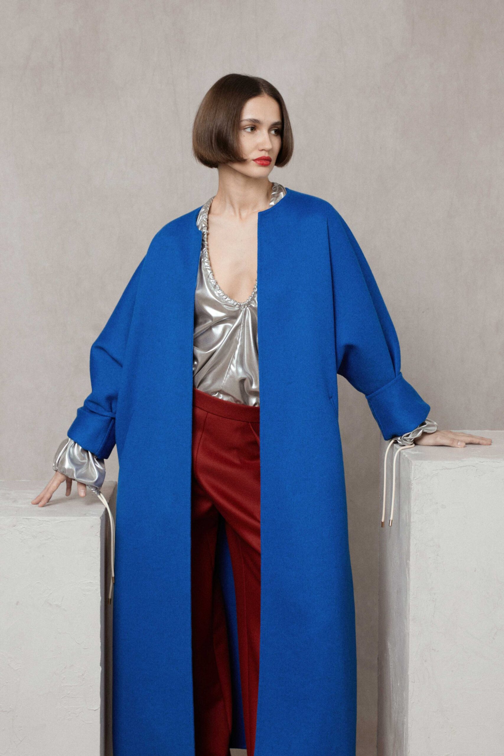 blue wool long-sleeve collared oversized coat