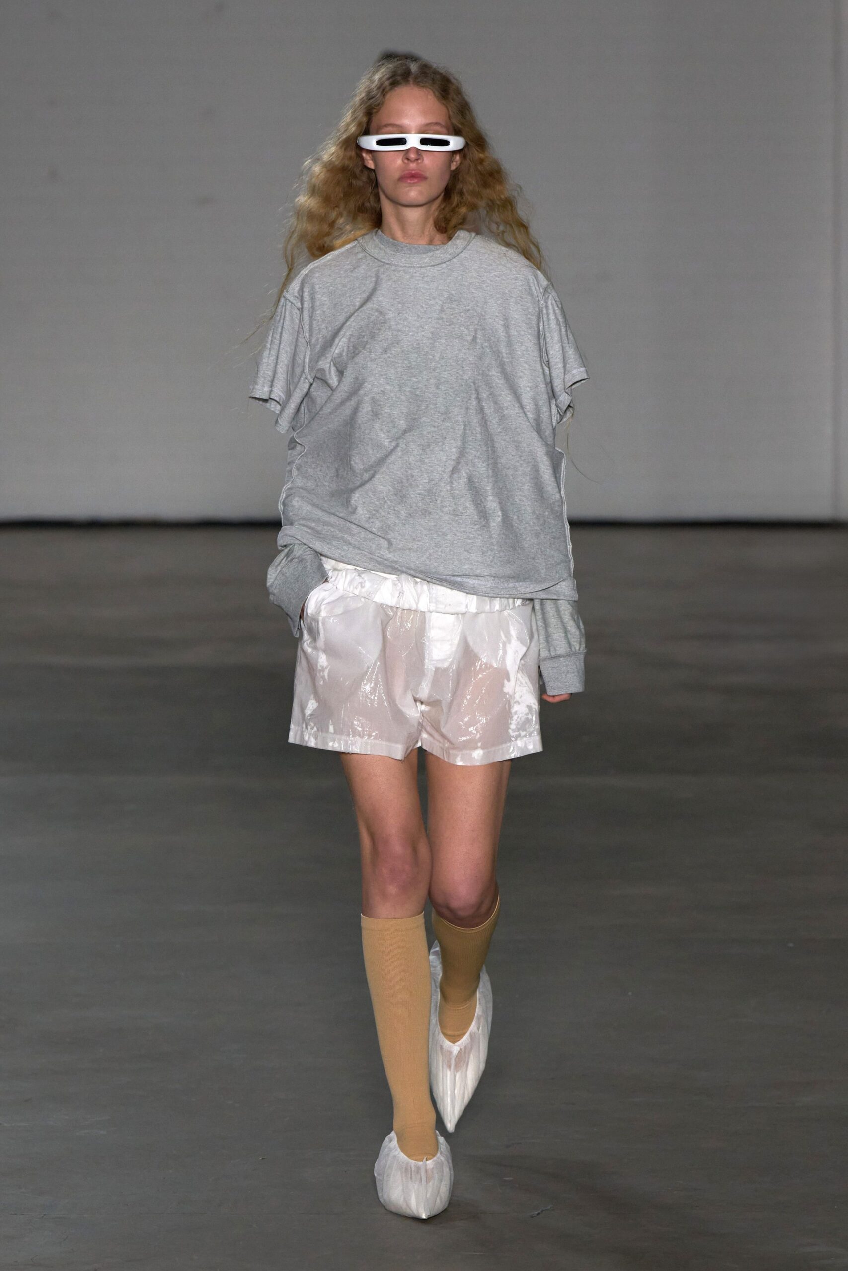 gray cotton long-sleeve relaxed layered top