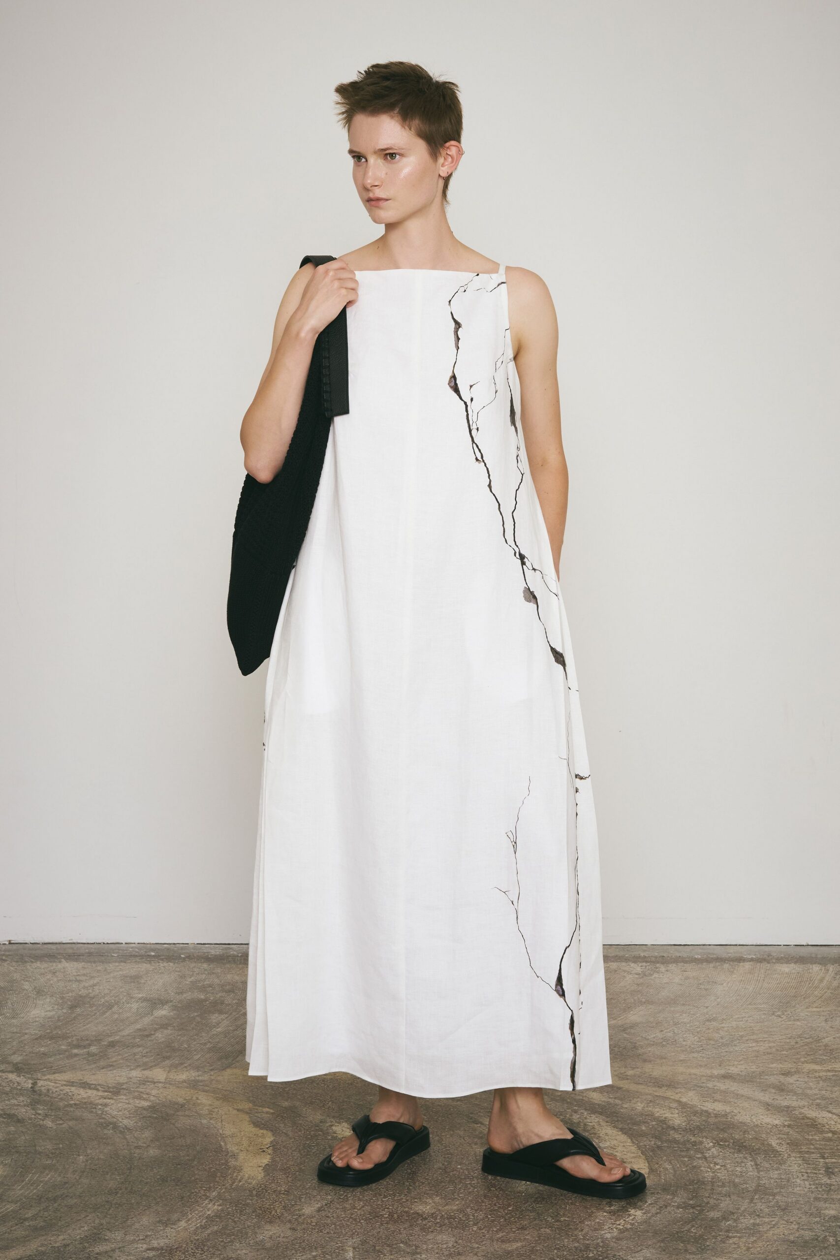 white cotton sleeveless square-neck relaxed printed maxi maxi-dress