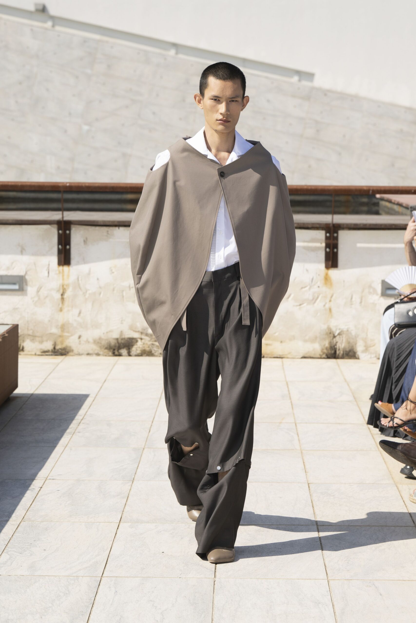 beige cotton collared relaxed cape
