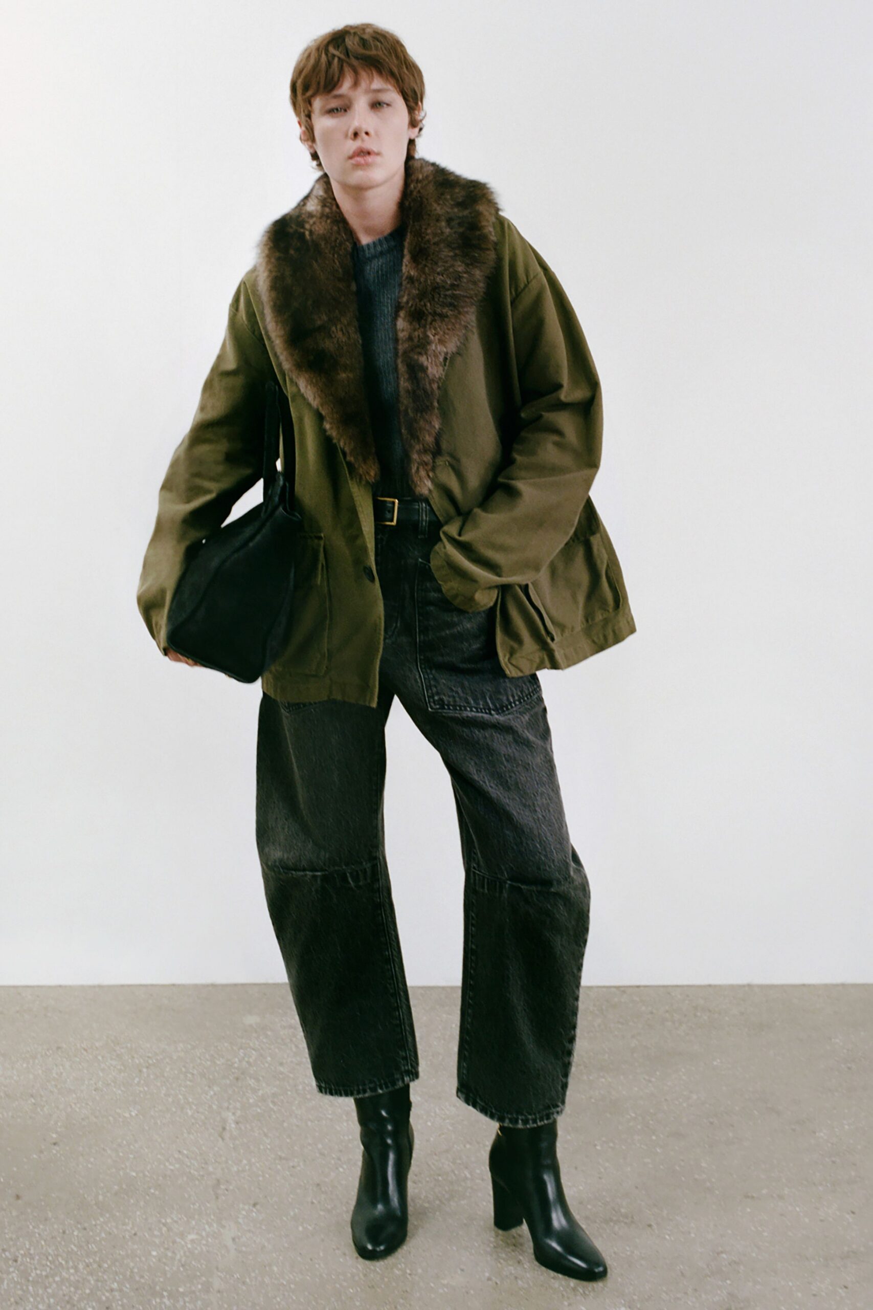 green cotton long-sleeve relaxed buttoned jacket