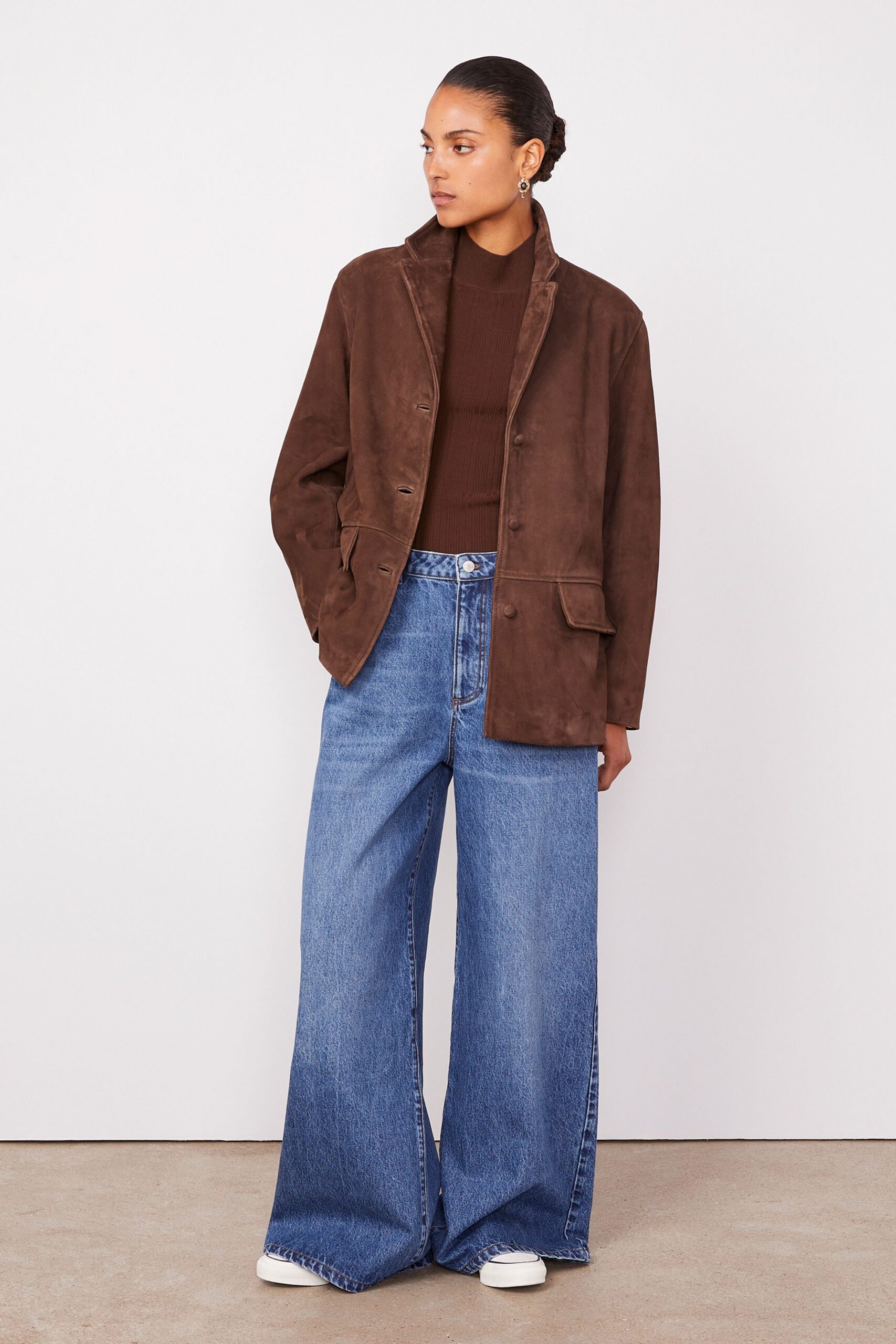 brown suede long-sleeve collared relaxed buttoned jacket