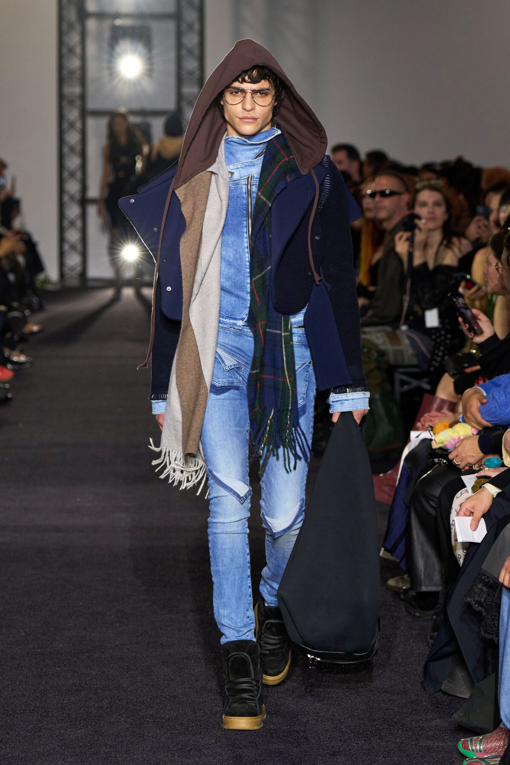 blue denim long-sleeve collared relaxed zippered jacket
