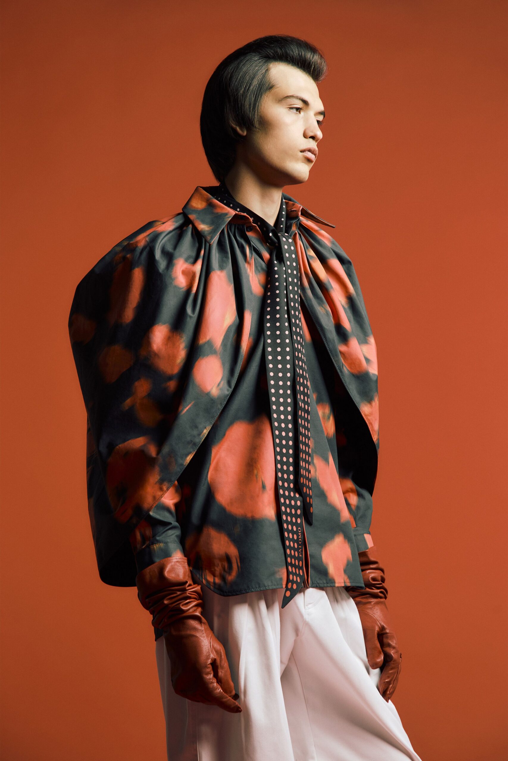 black silk long-sleeve collared fitted printed pleated shirt
