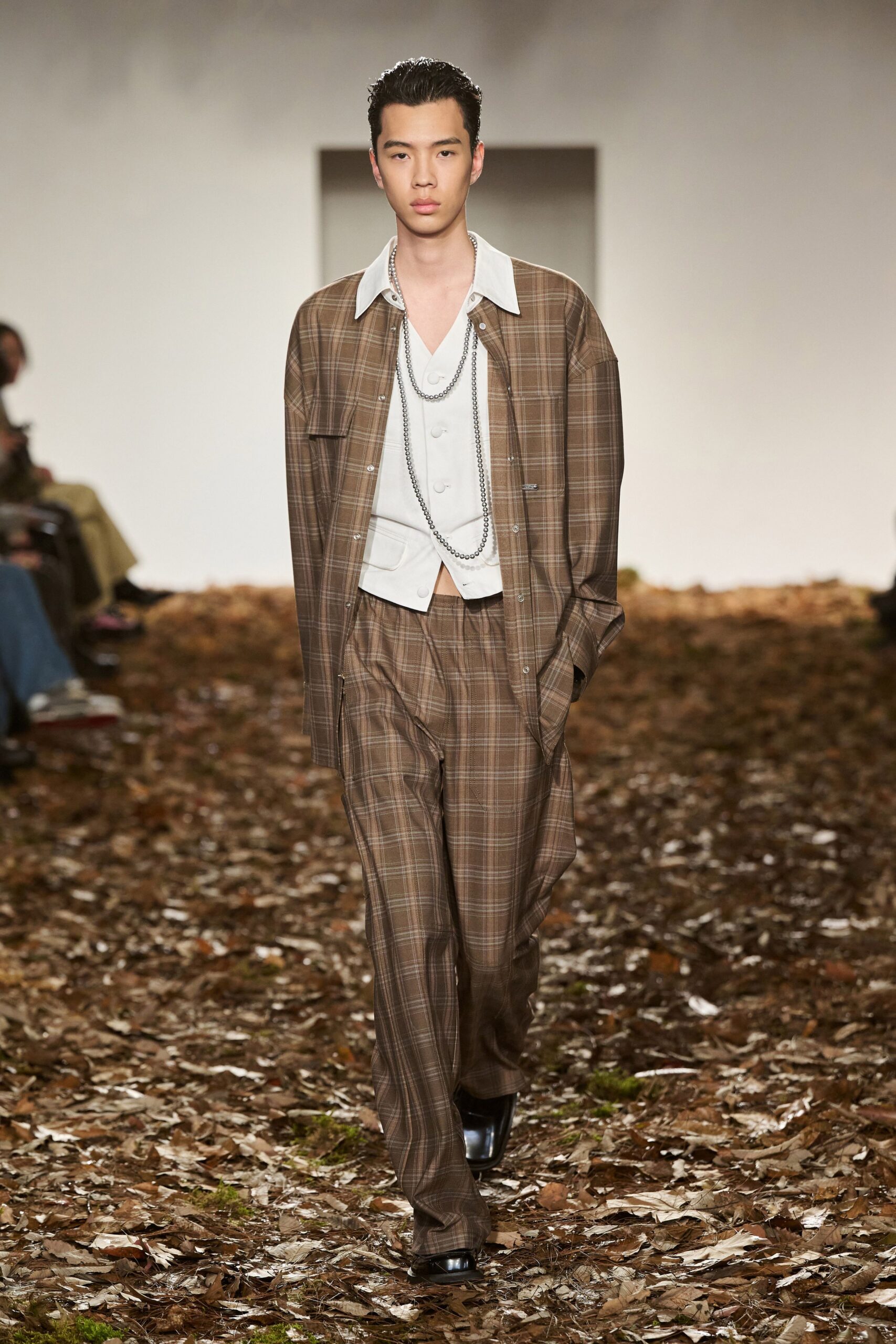 brown cotton long-sleeve collared relaxed checked suit