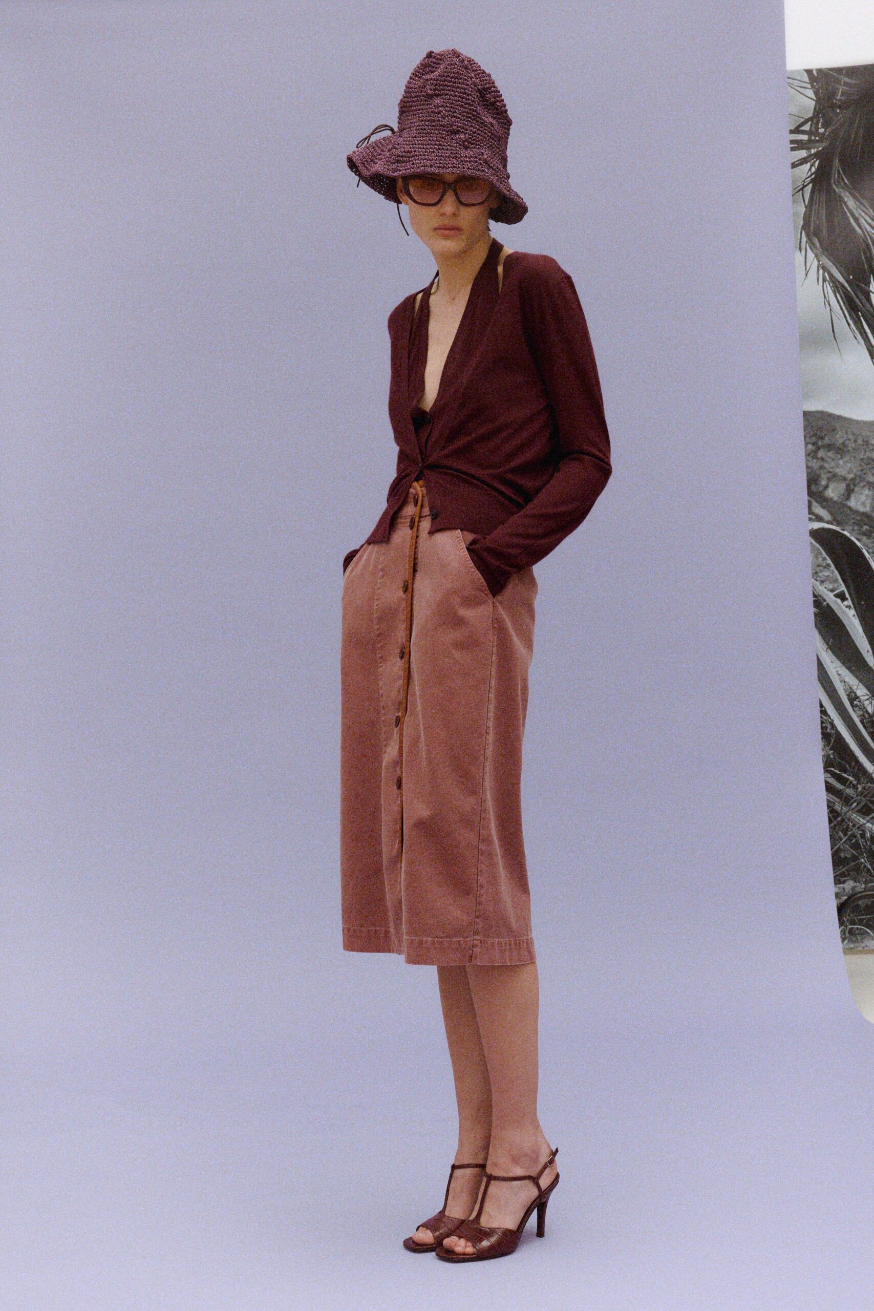 maroon cotton long-sleeve v-neck fitted buttoned top