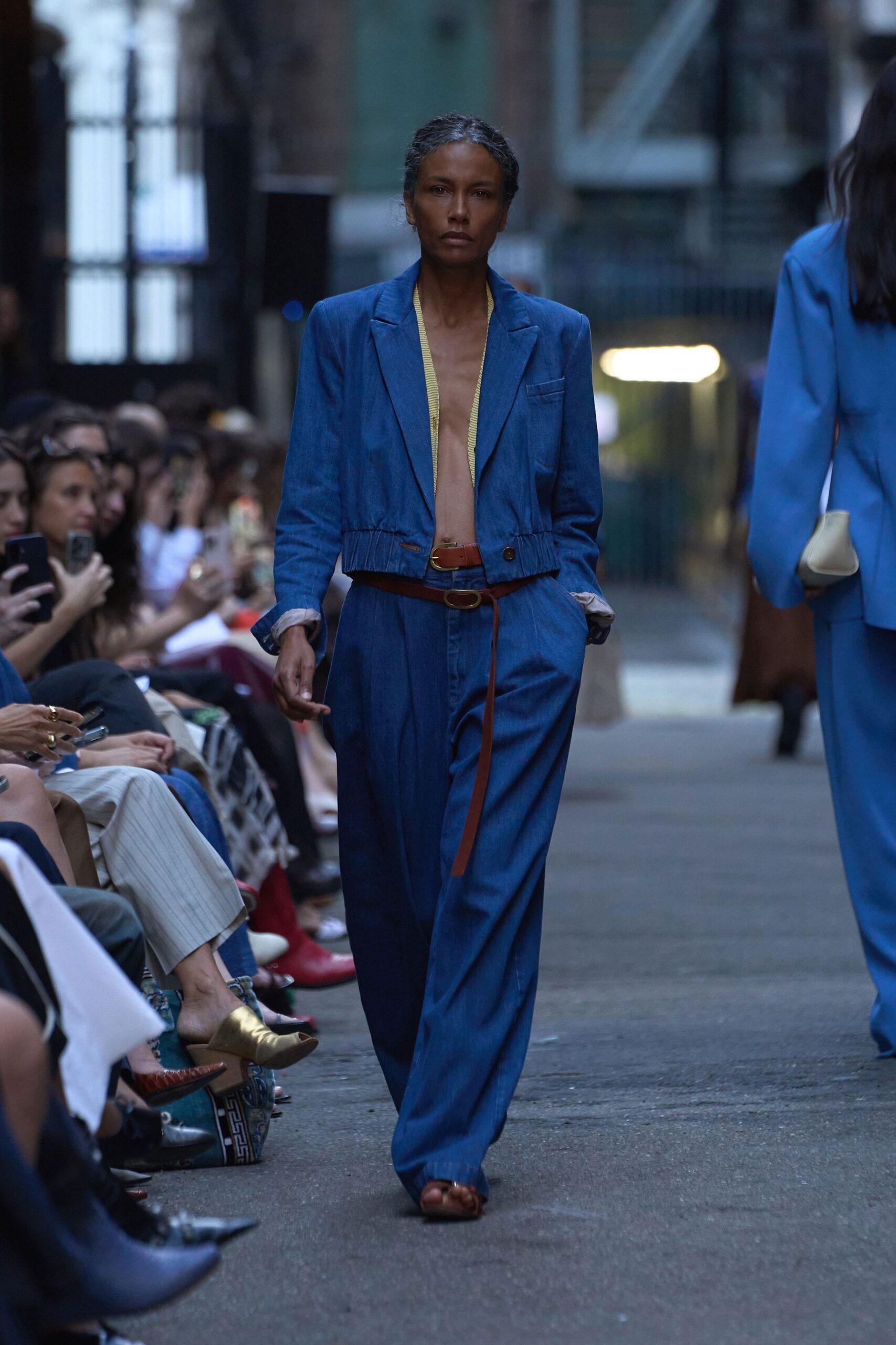 blue denim long-sleeve collared relaxed buttoned suit