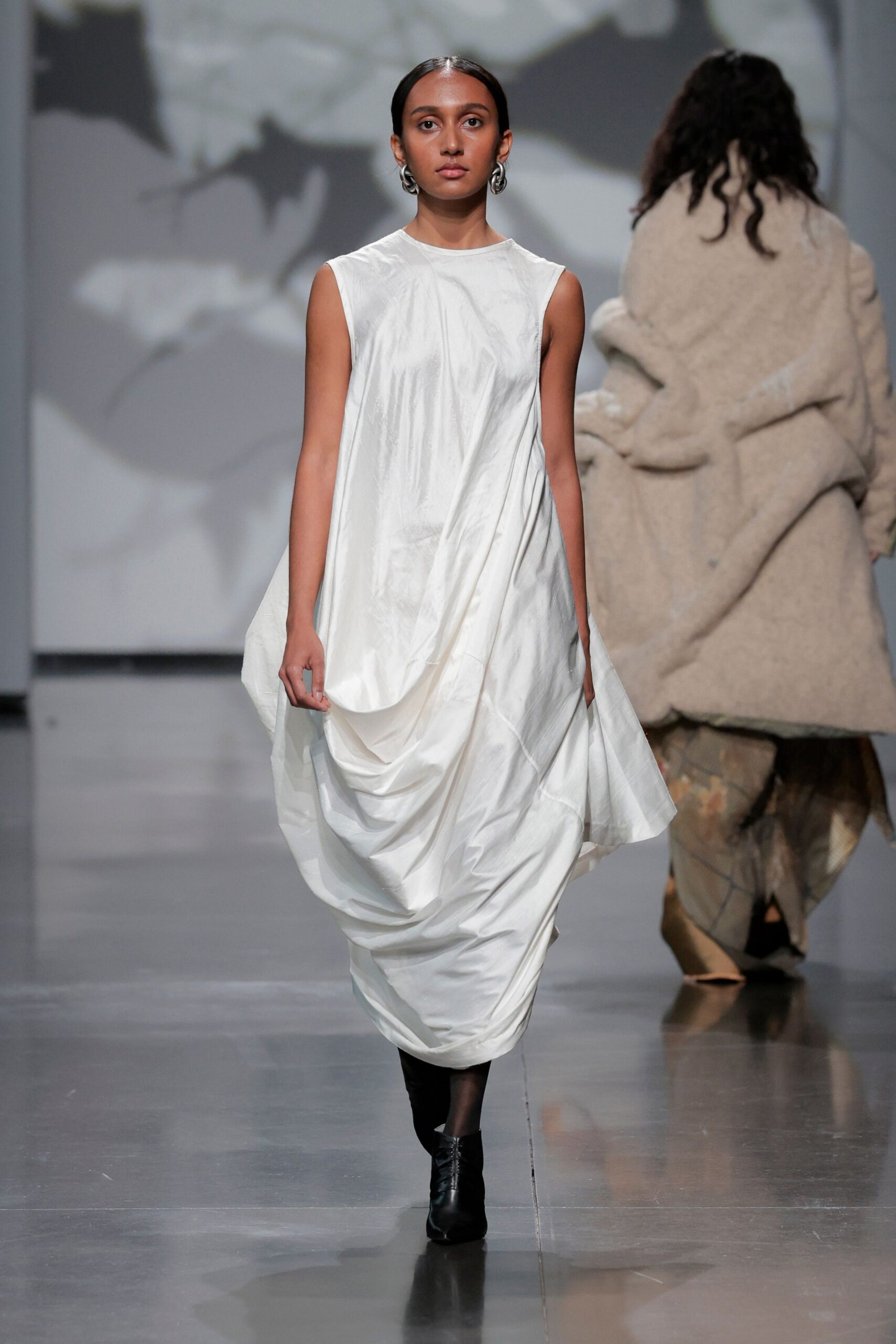 white relaxed midi dress with black boots