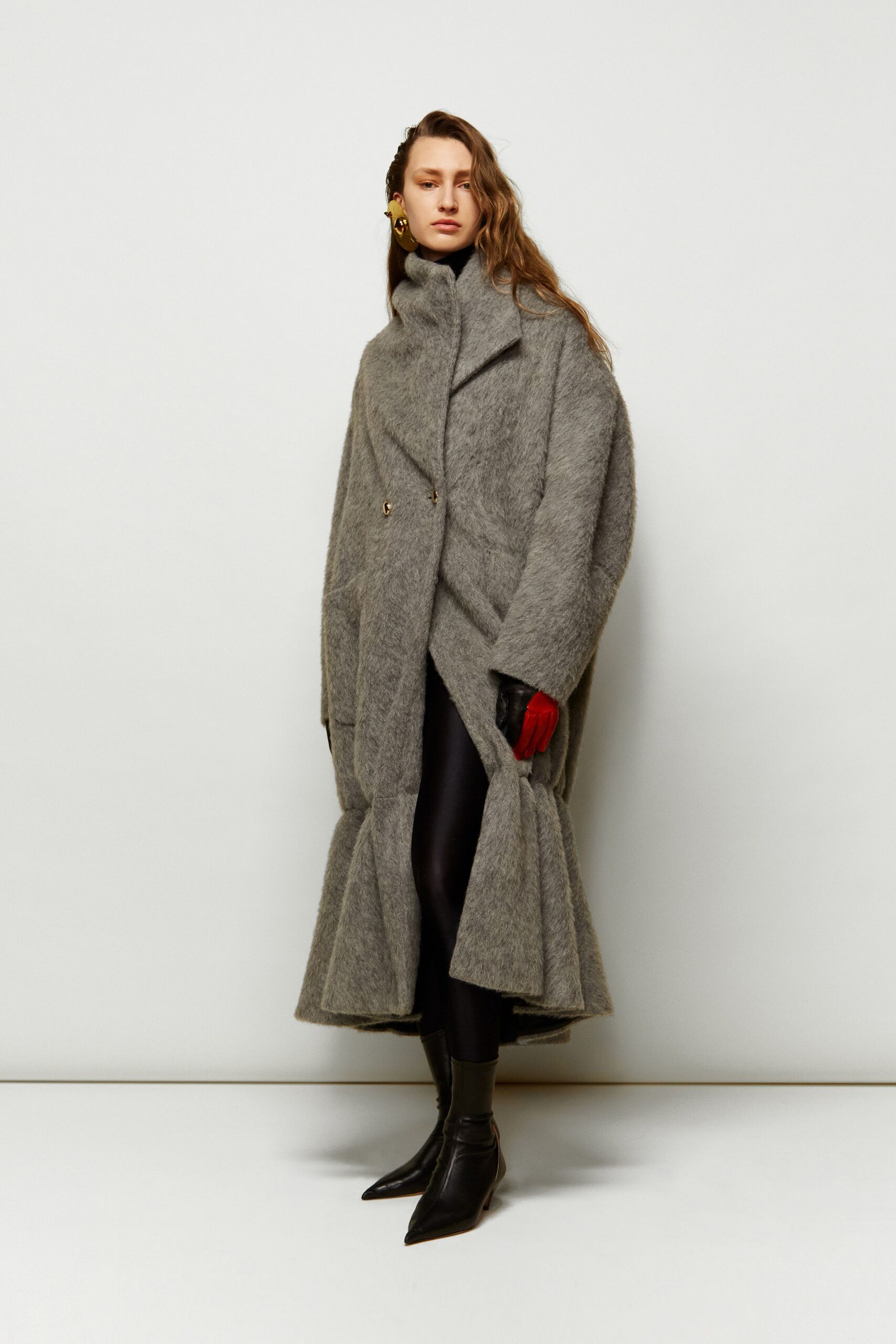 gray wool long-sleeve collared oversized buttoned draped coat