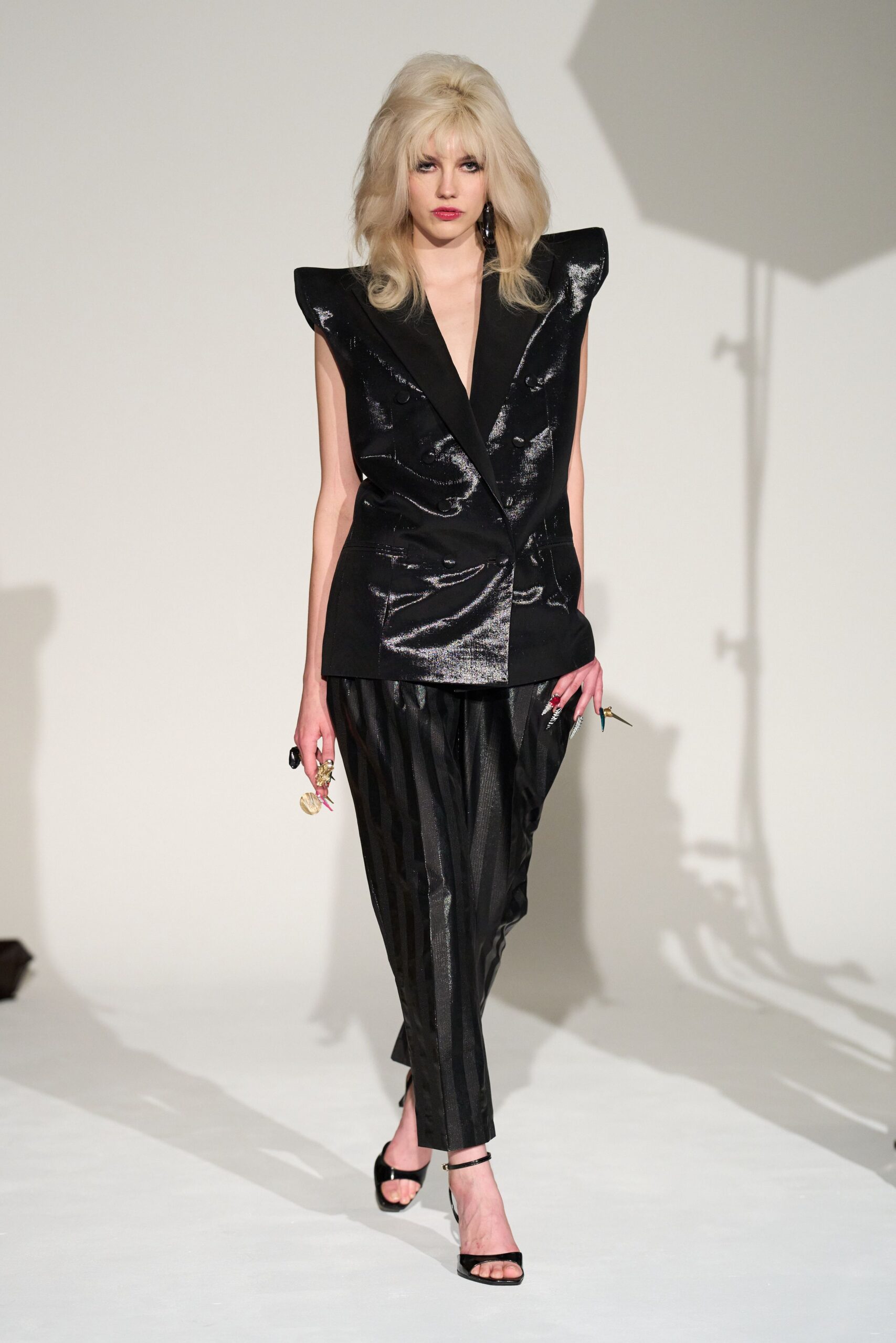 black vinyl long-sleeve v-neck structured zippered shiny blazer