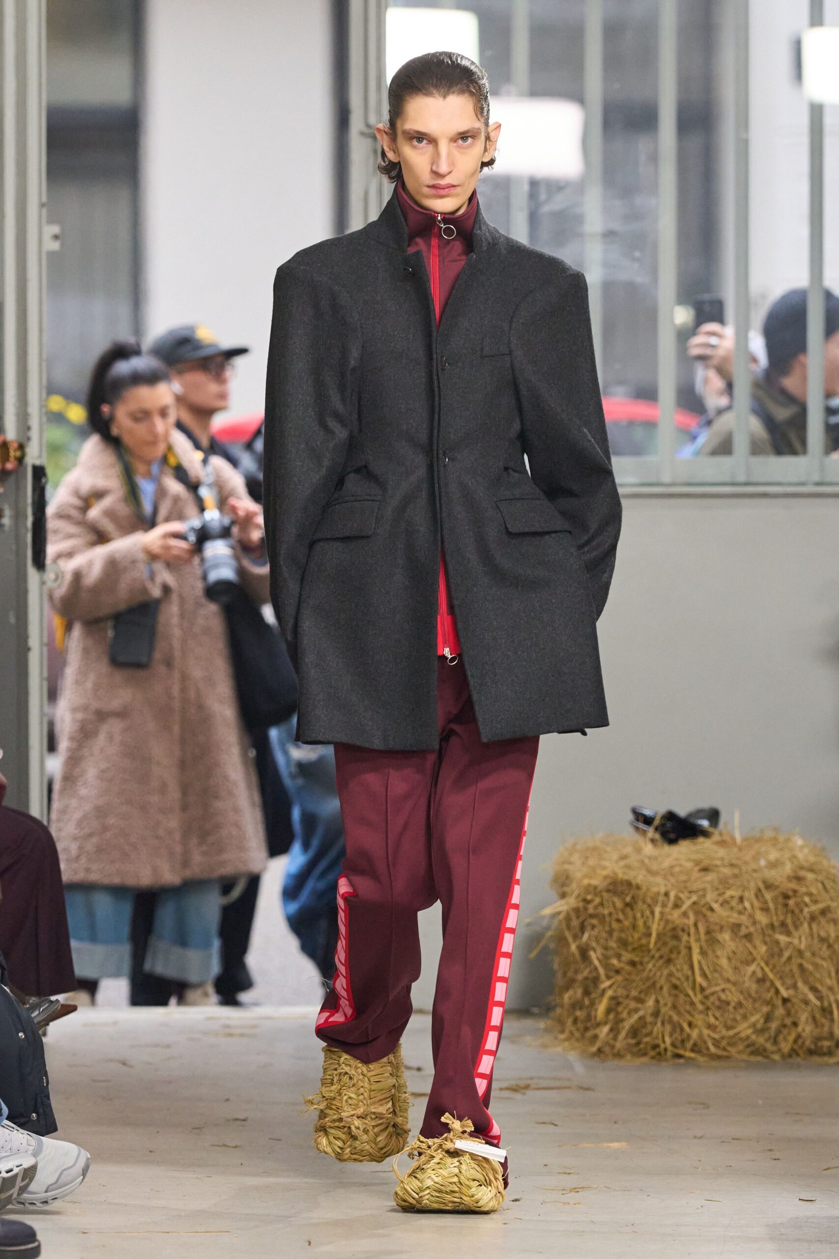maroon cotton relaxed zippered pants