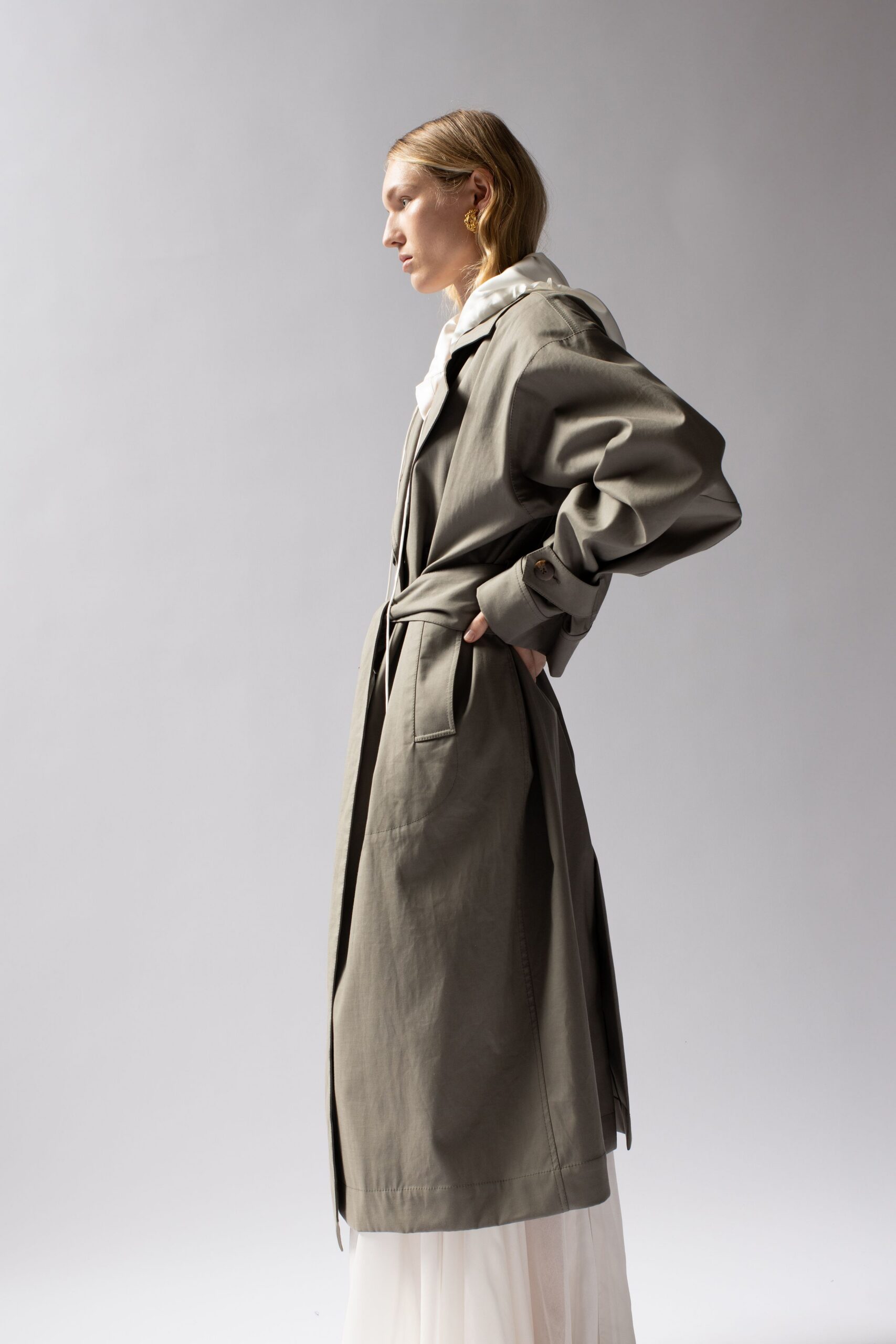 gray cotton long-sleeve collared relaxed belted buttoned trench