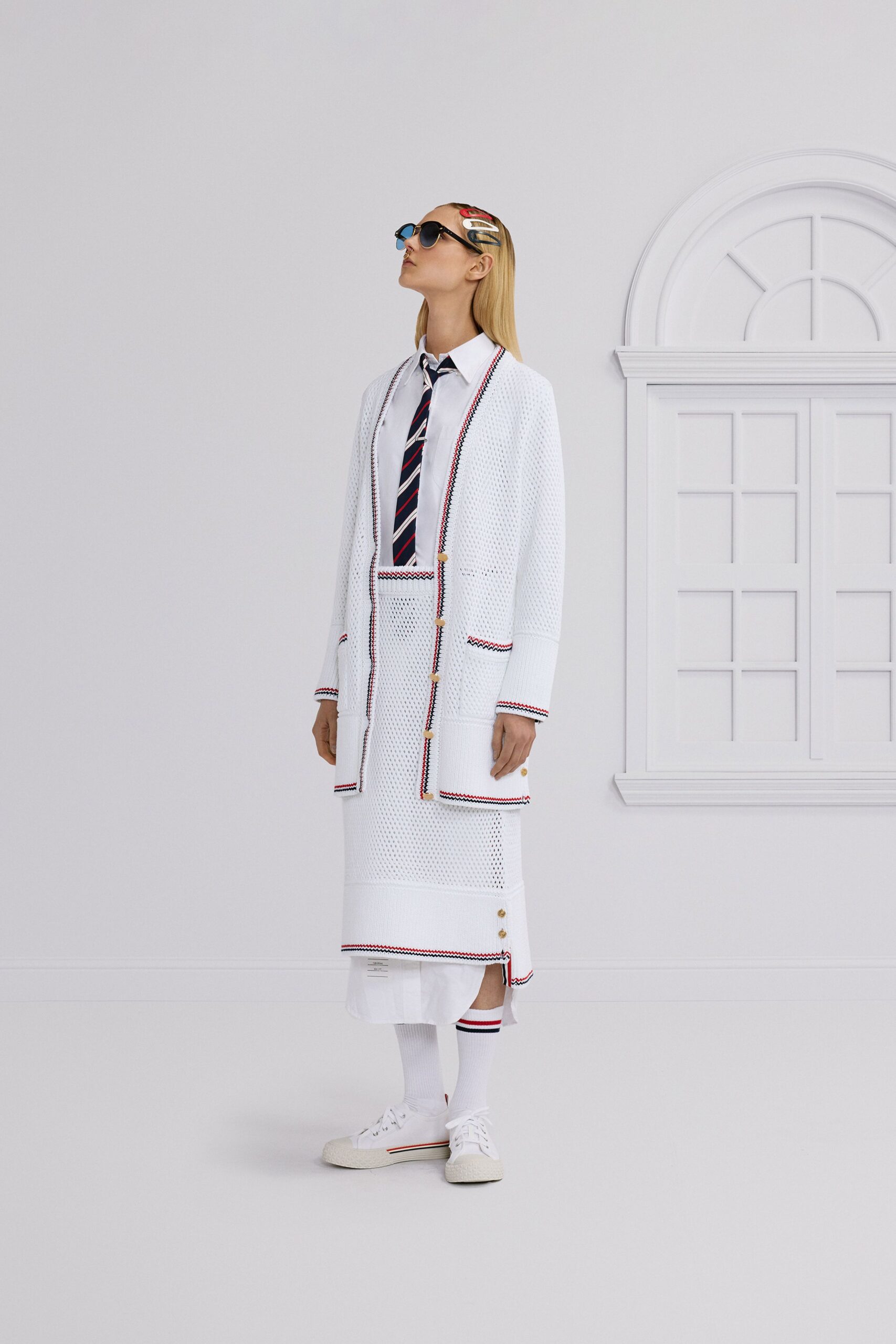 white cotton fitted buttoned skirt