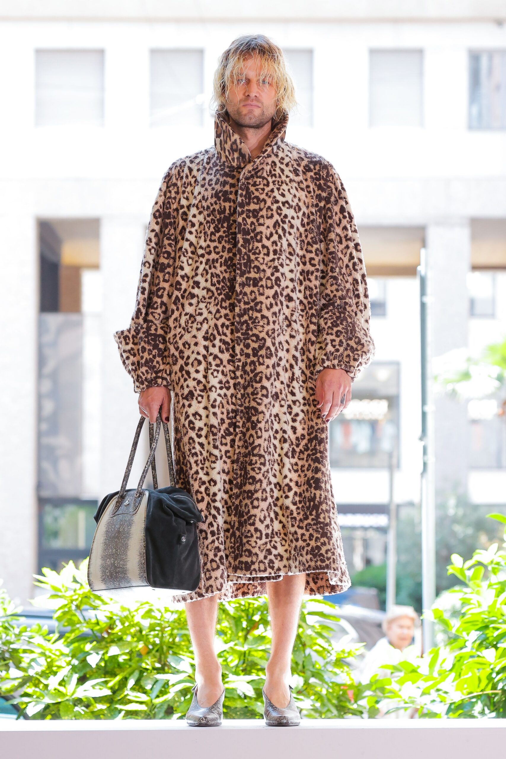 brown animal-print faux-fur coat
