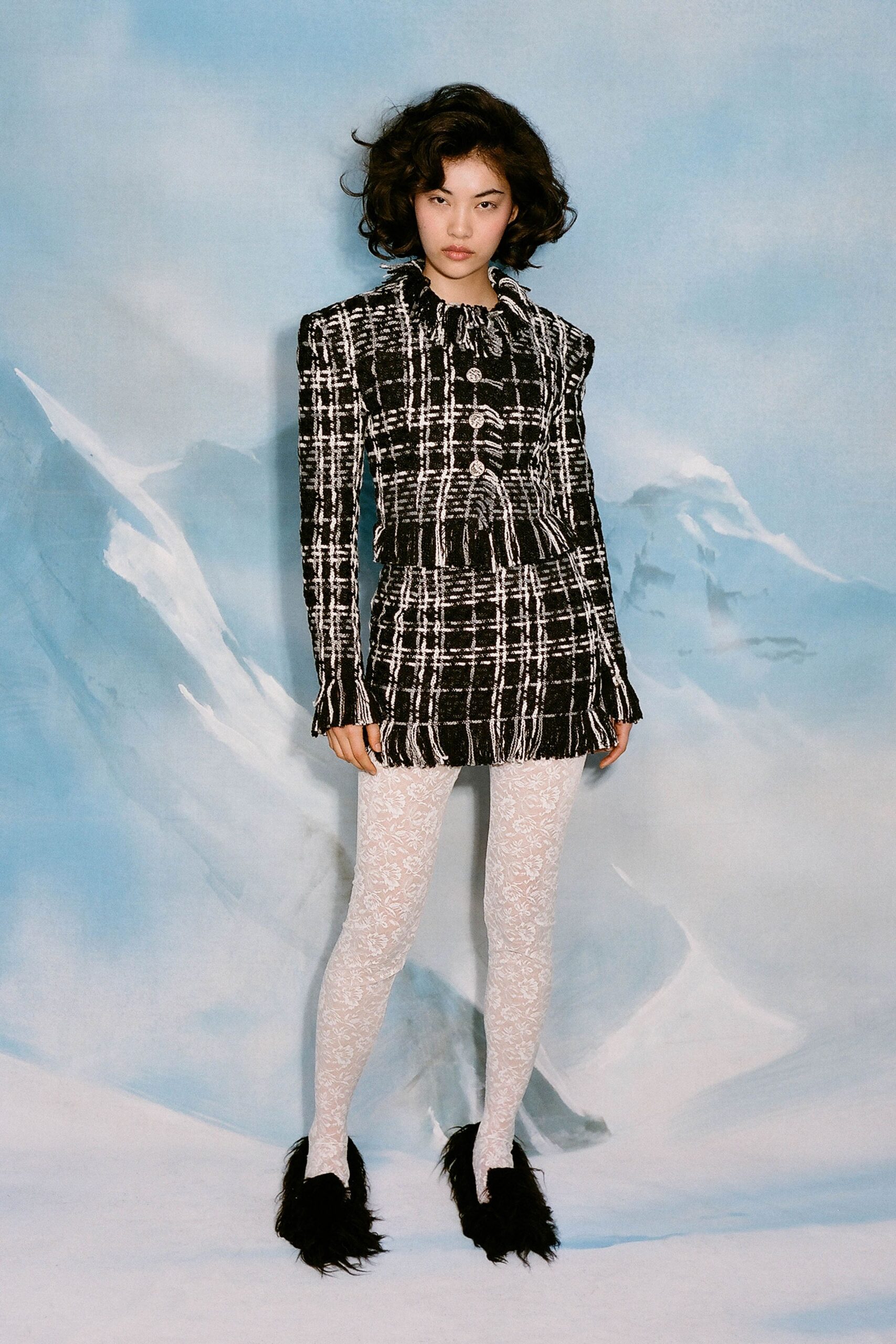 black fur fitted fringed shoes