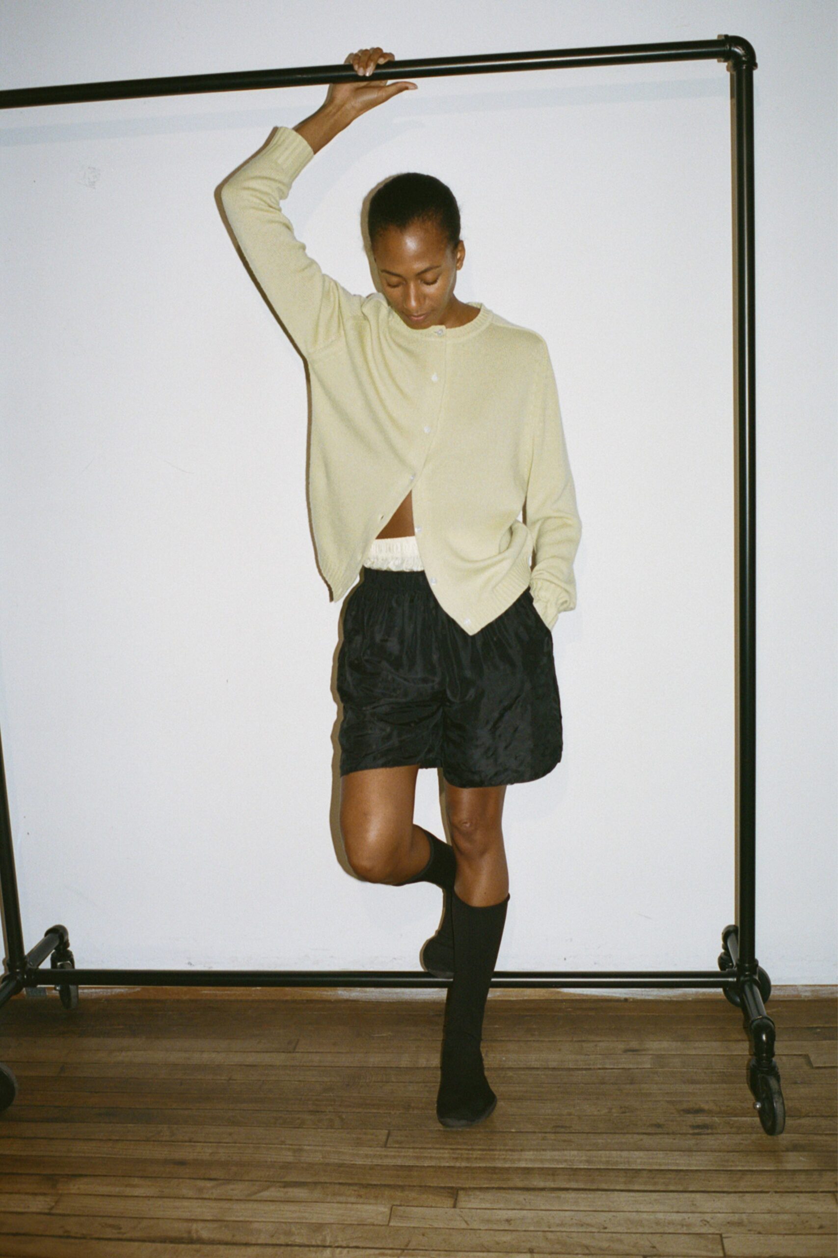 beige cotton long-sleeve collared relaxed cardigan