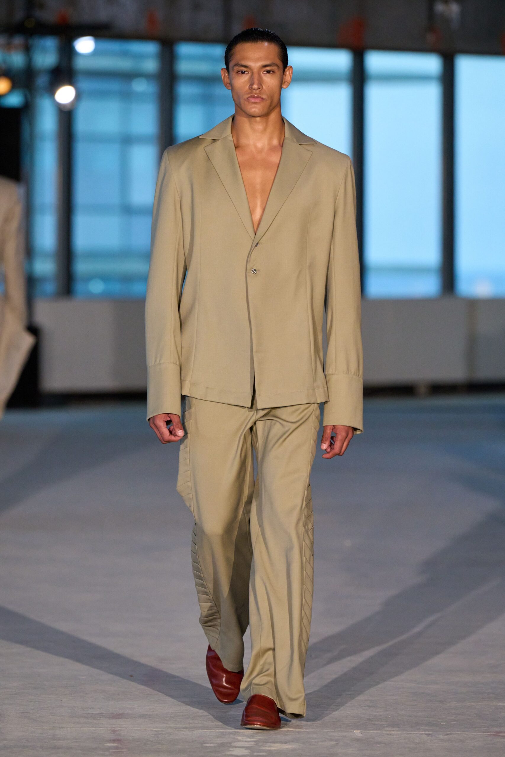 beige long-sleeve collared tailored suit