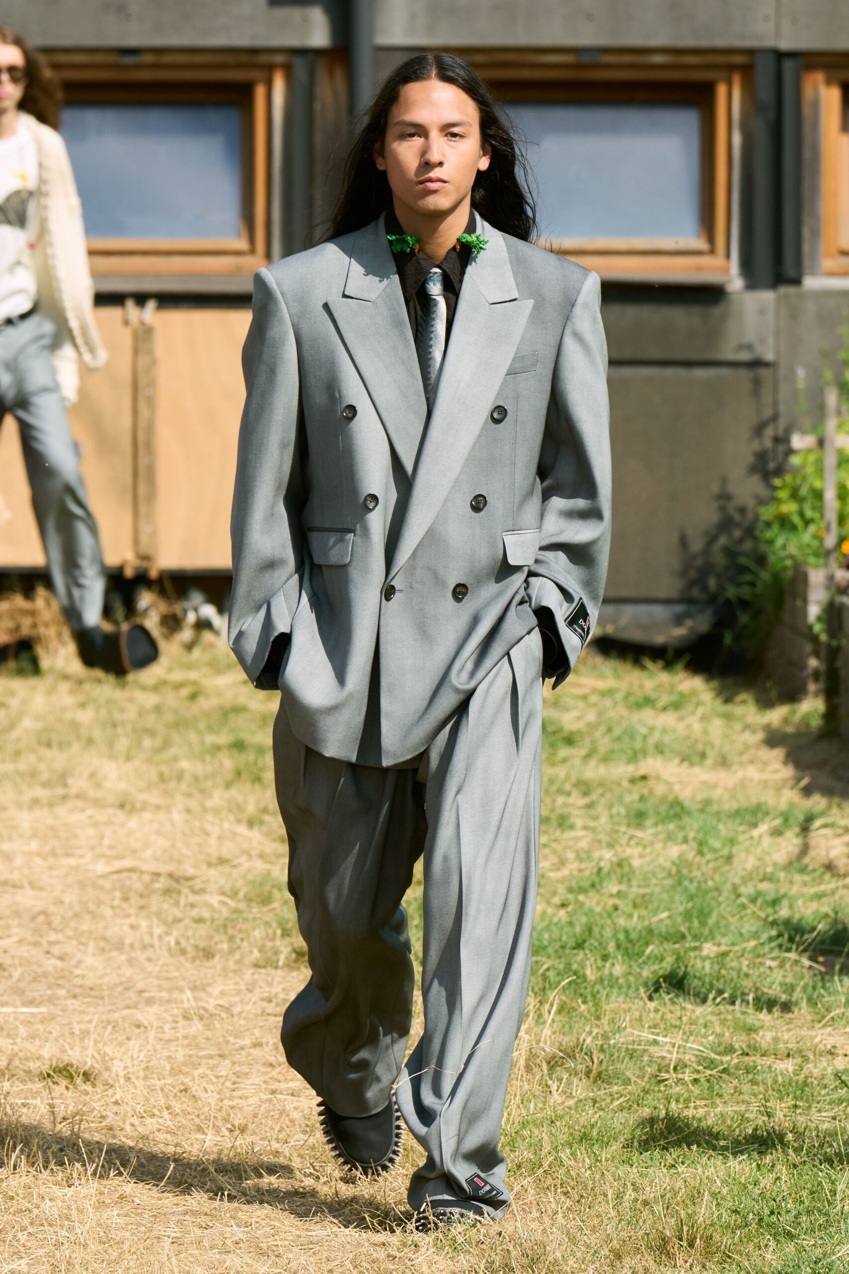 gray wool long-sleeve collared tailored buttoned suit