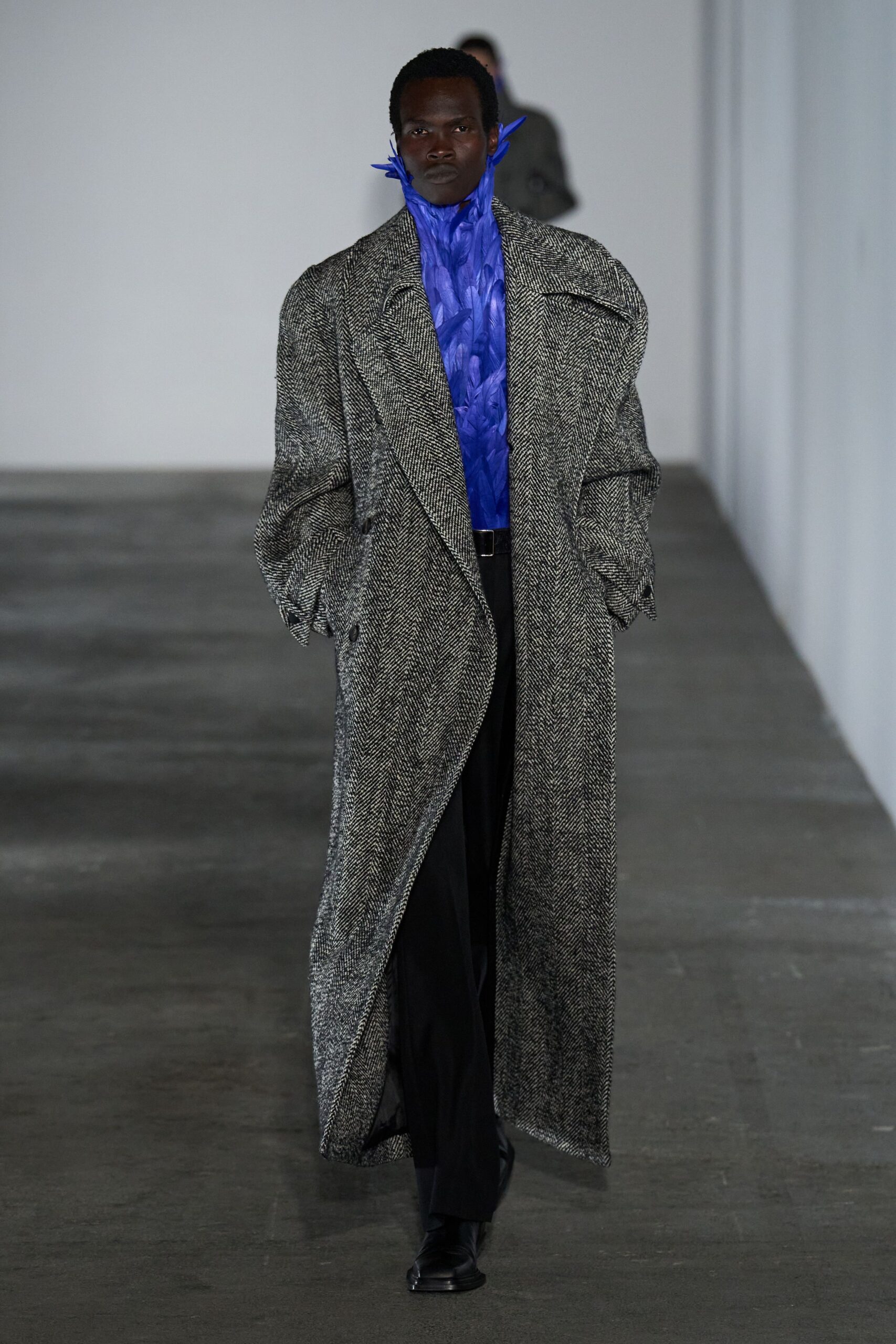 gray wool long-sleeve collared oversized buttoned layered coat