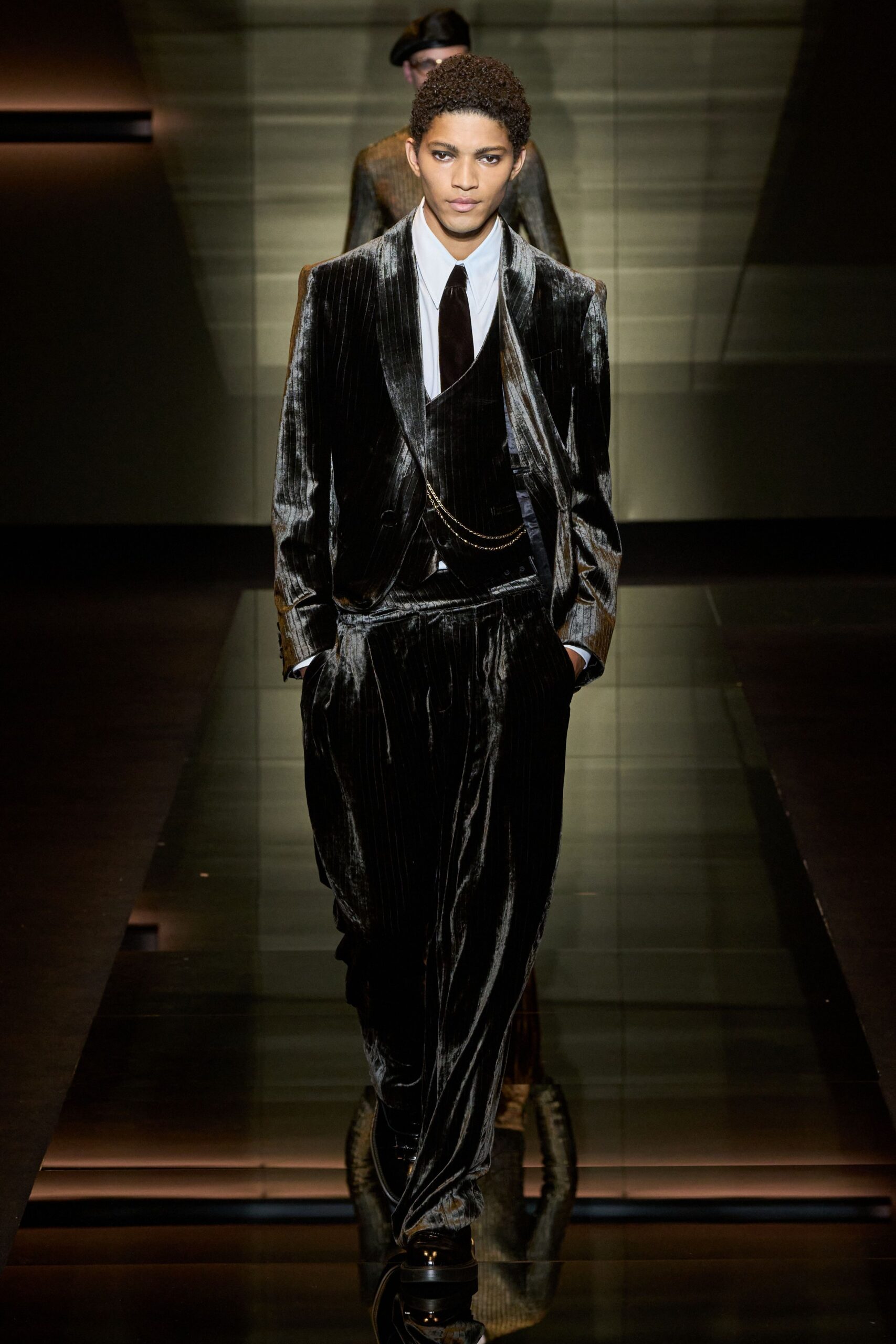 black velvet long-sleeve collared tailored pleated shiny suit