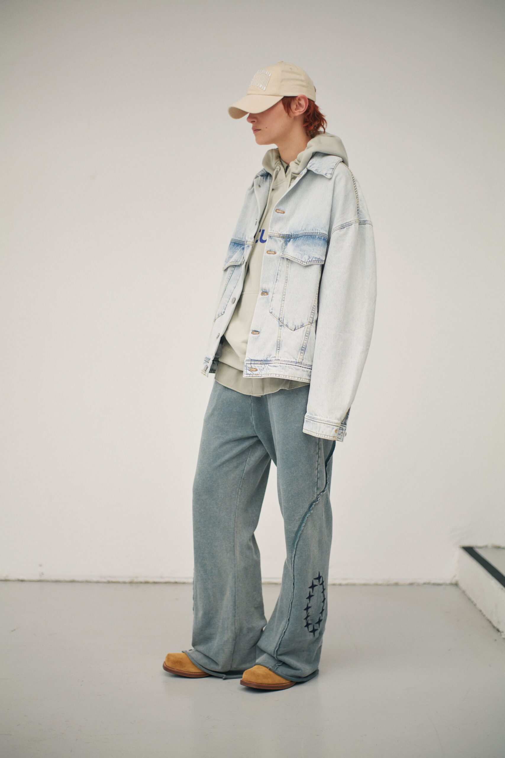 blue denim long-sleeve collared oversized buttoned jacket