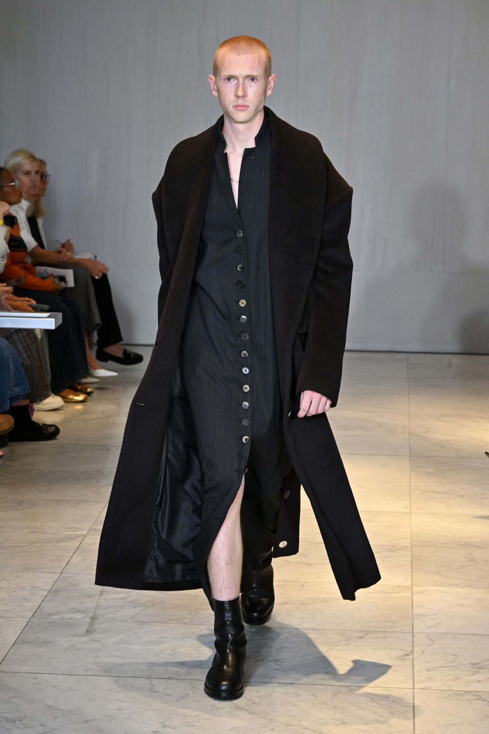 black cotton long-sleeve collared fitted buttoned midi shirt-dress