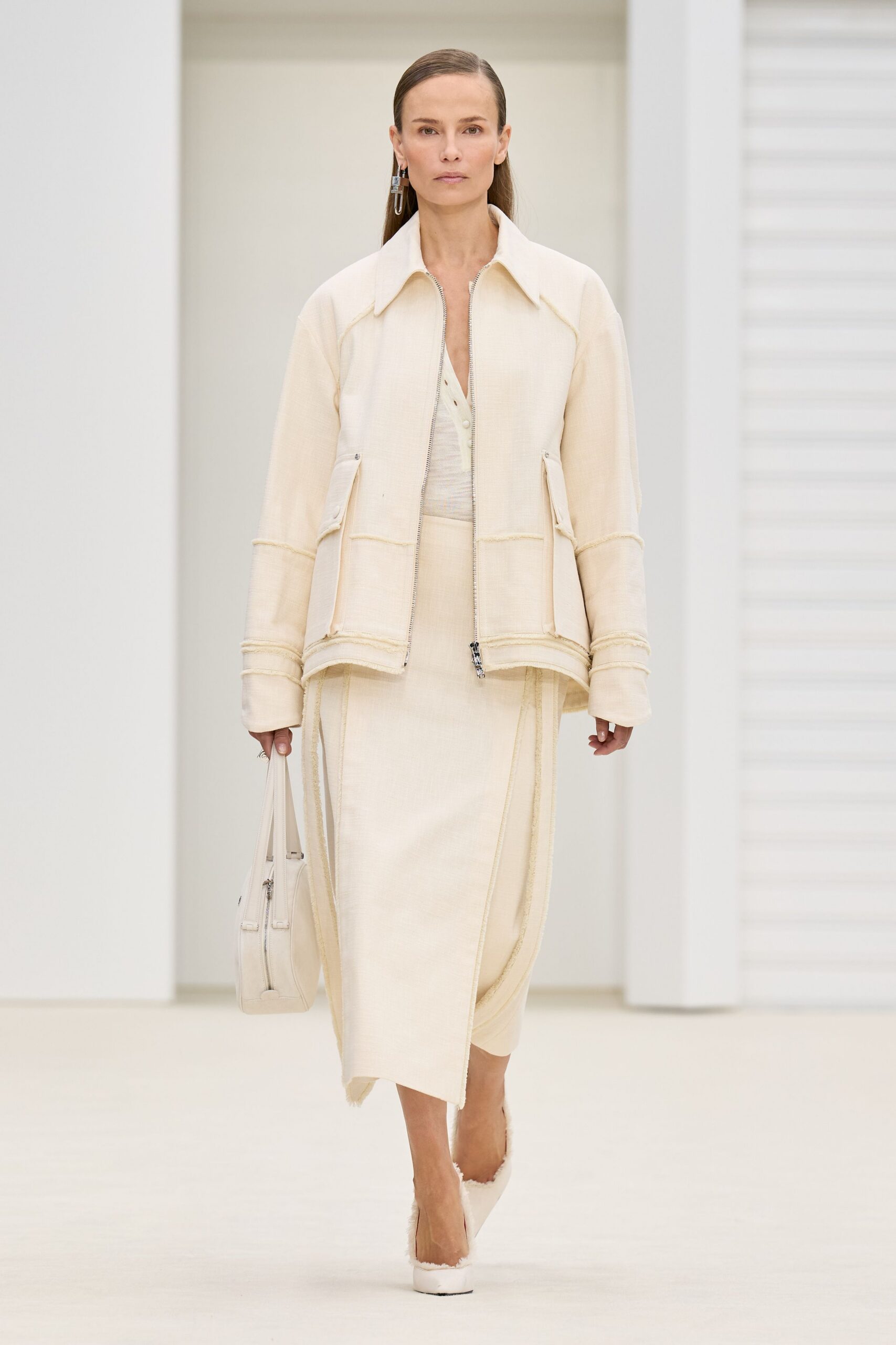 beige cotton long-sleeve collared structured zippered jacket