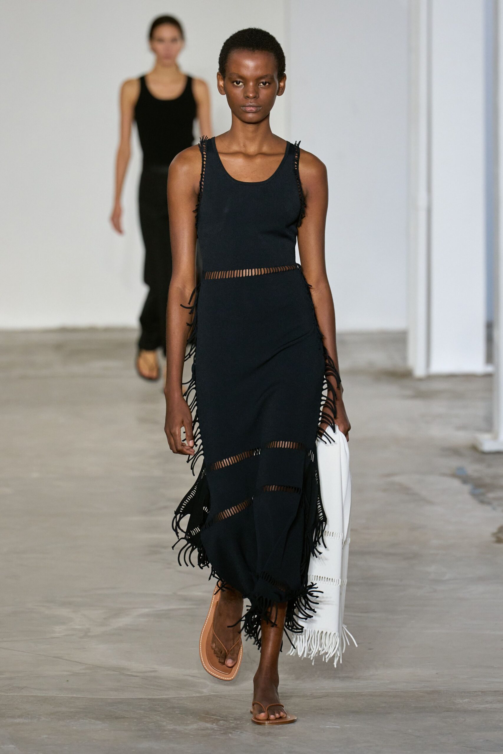 black fitted sleeveless dress