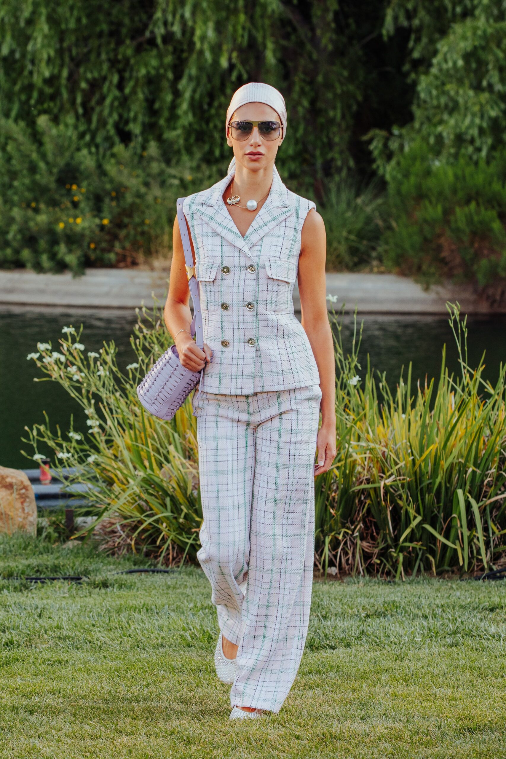 white cotton sleeveless collared fitted checked buttoned vest