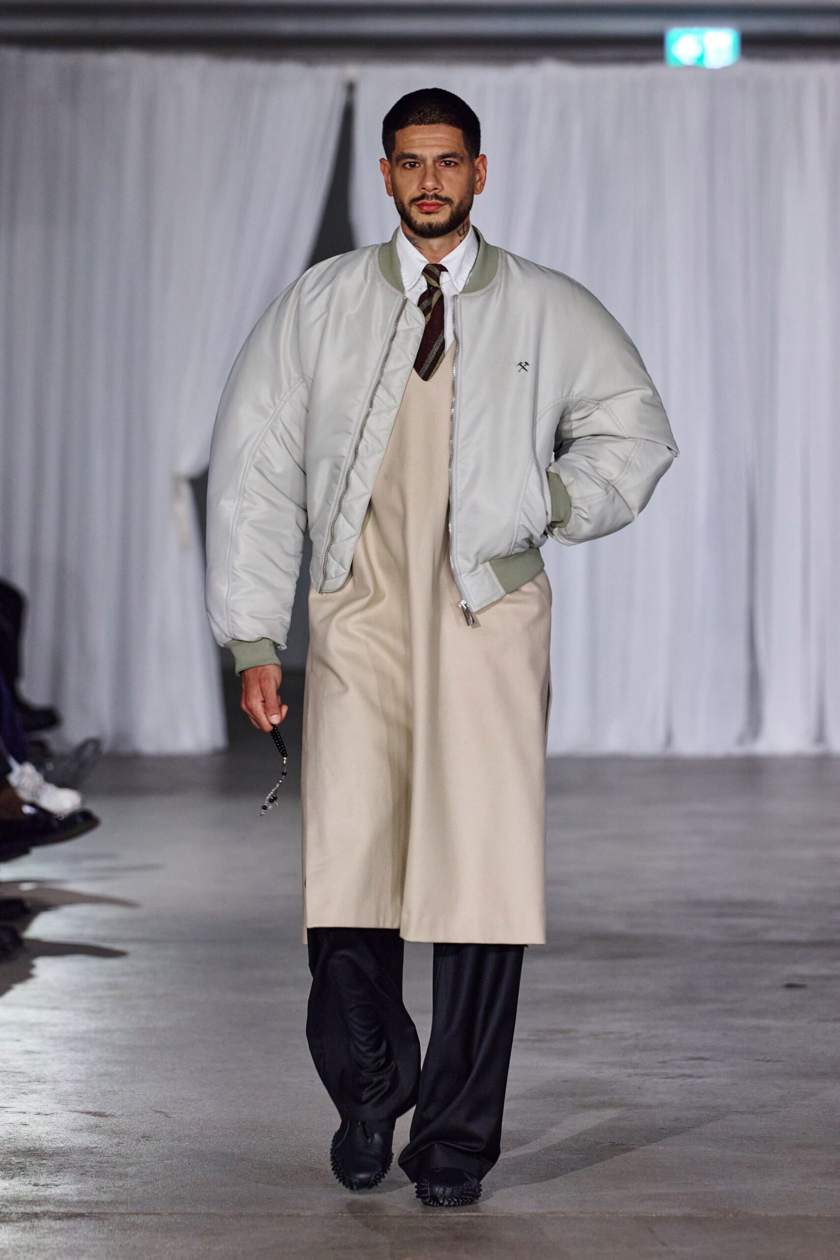 gray cotton long-sleeve collared oversized jacket