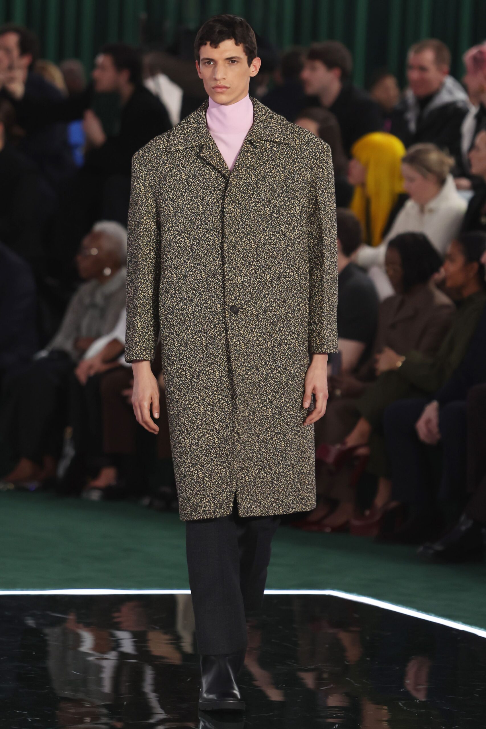 black wool long-sleeve collared fitted buttoned printed coat