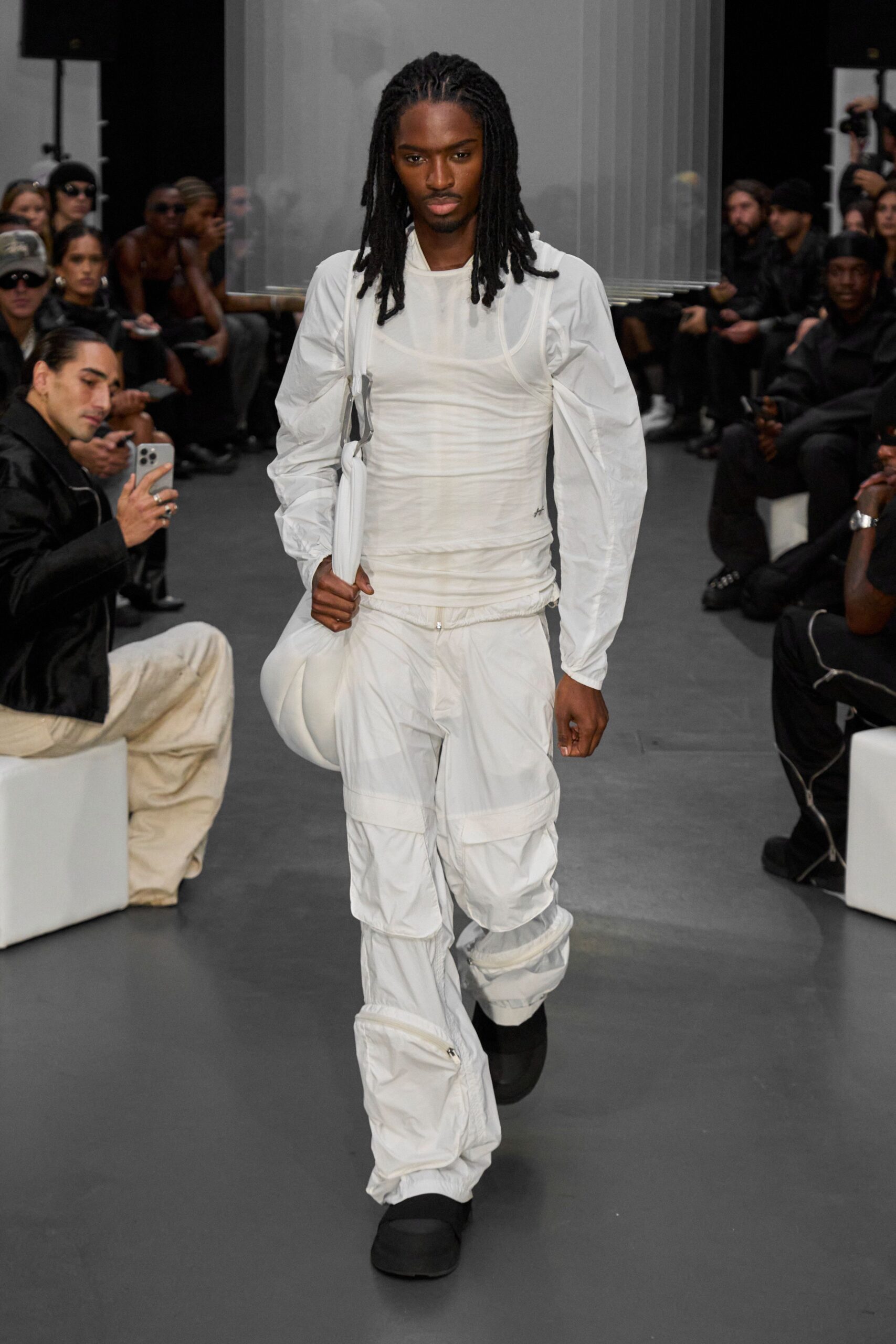 white cotton relaxed zippered pants