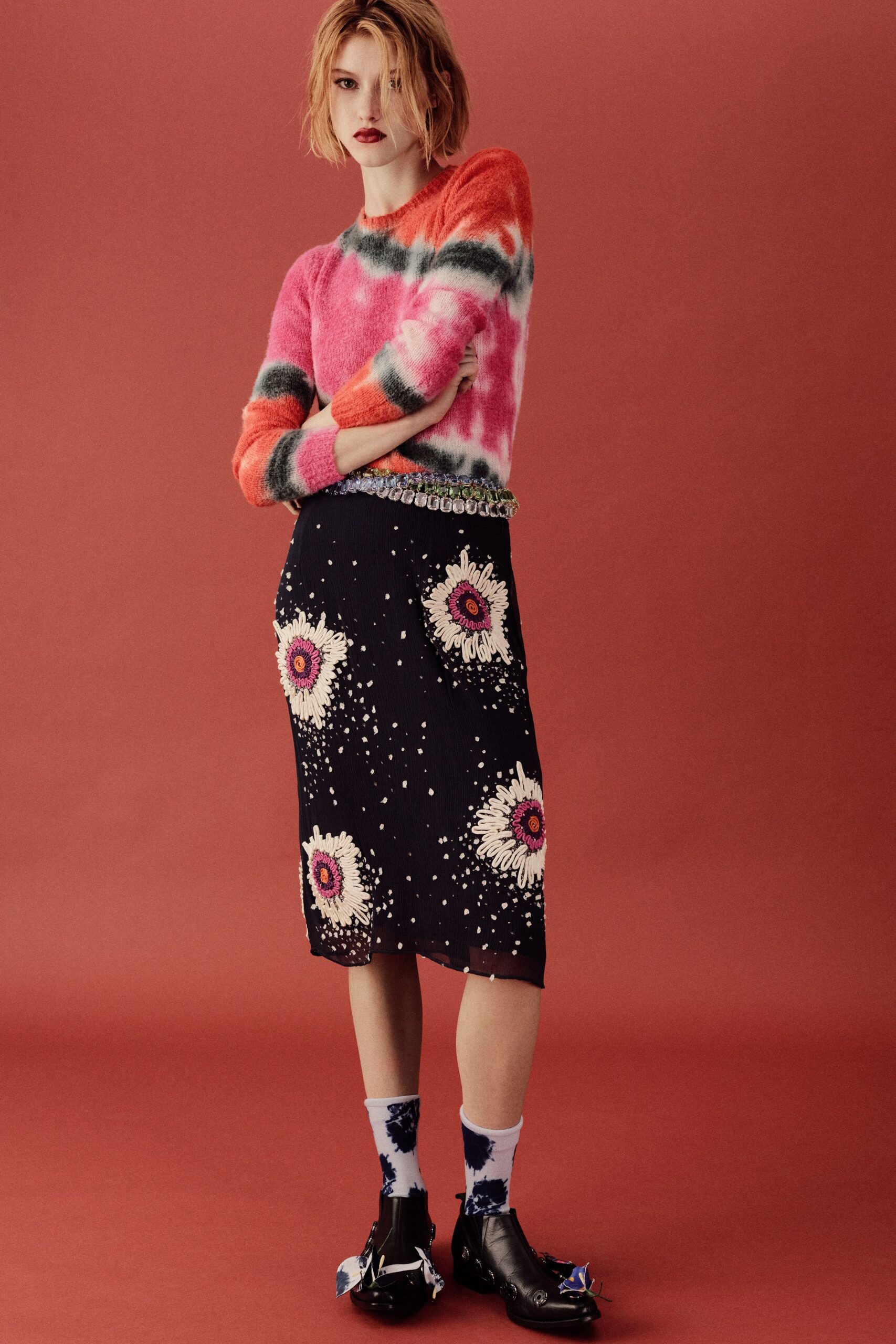 pink cotton long-sleeve collared fitted color-blocked sweater