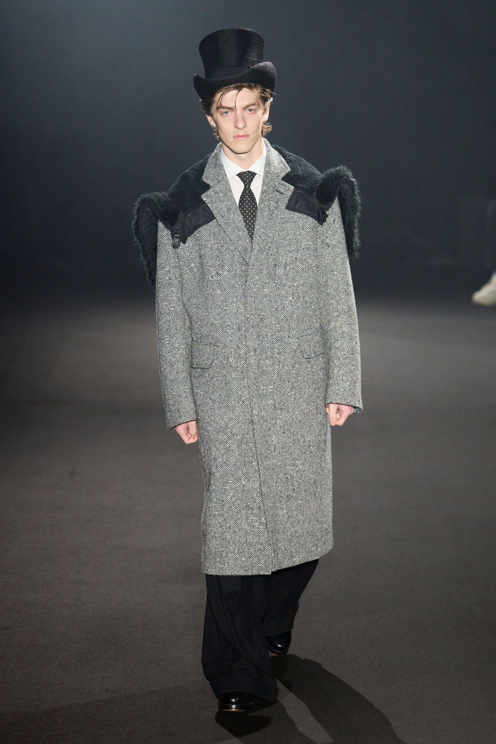 gray wool long-sleeve collared relaxed layered coat