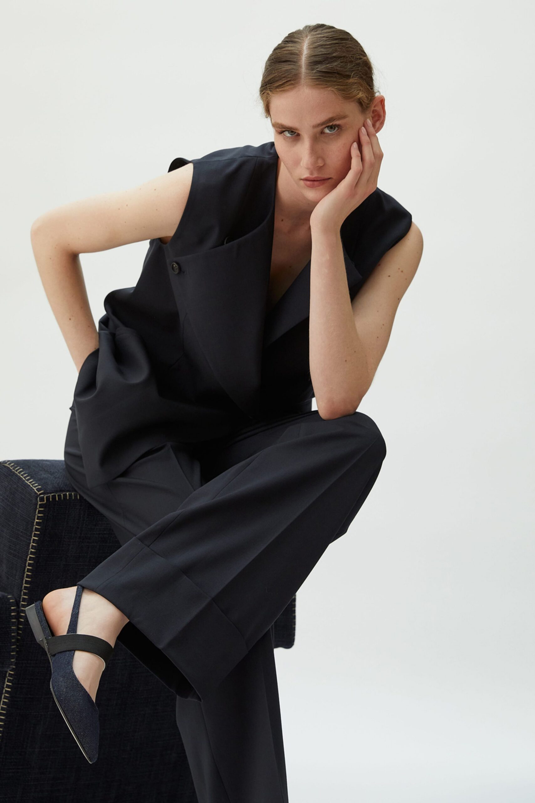 black cotton sleeveless v-neck fitted zippered jumpsuit