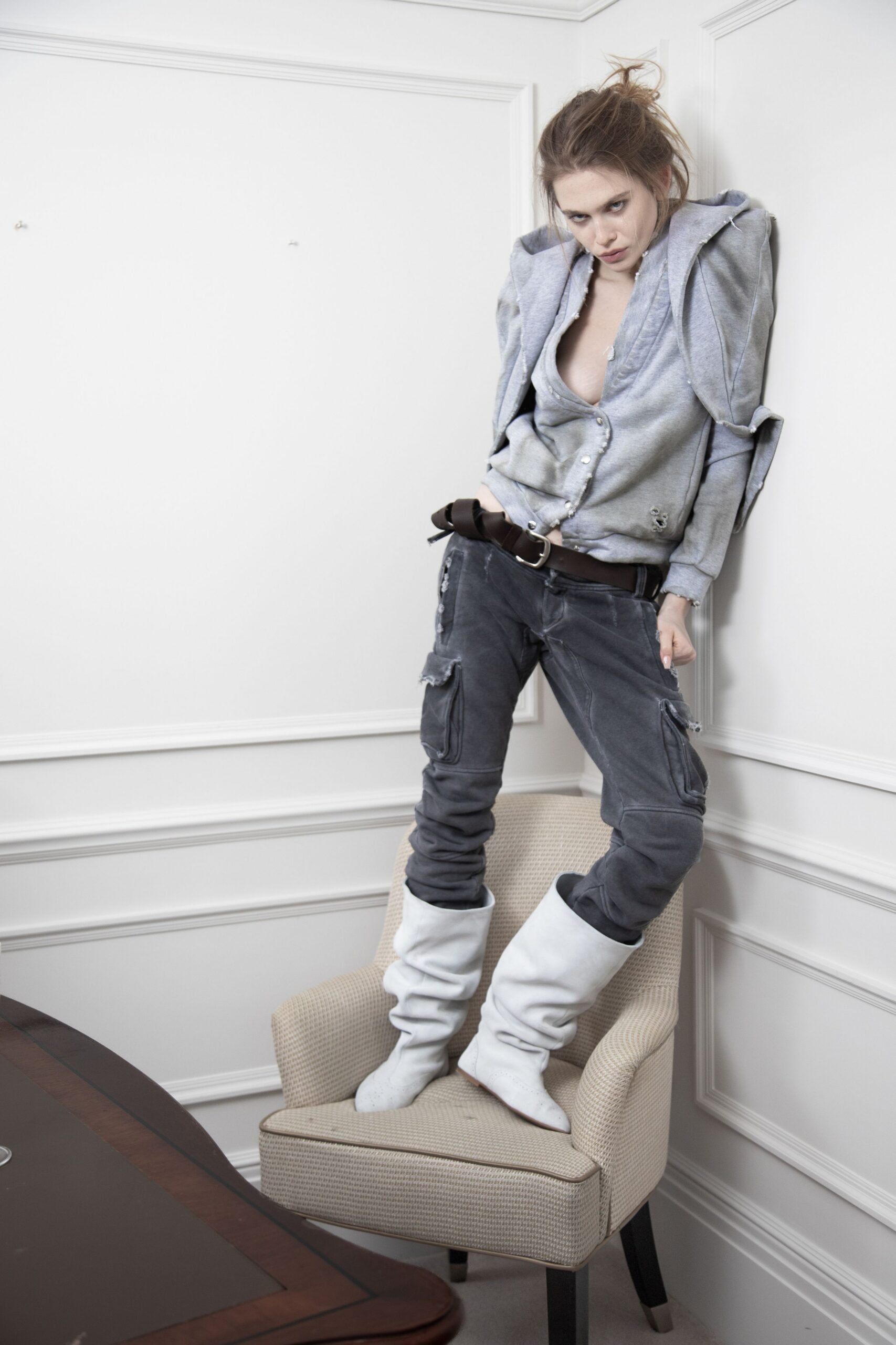 gray cotton long-sleeve v-neck fitted buttoned shirt