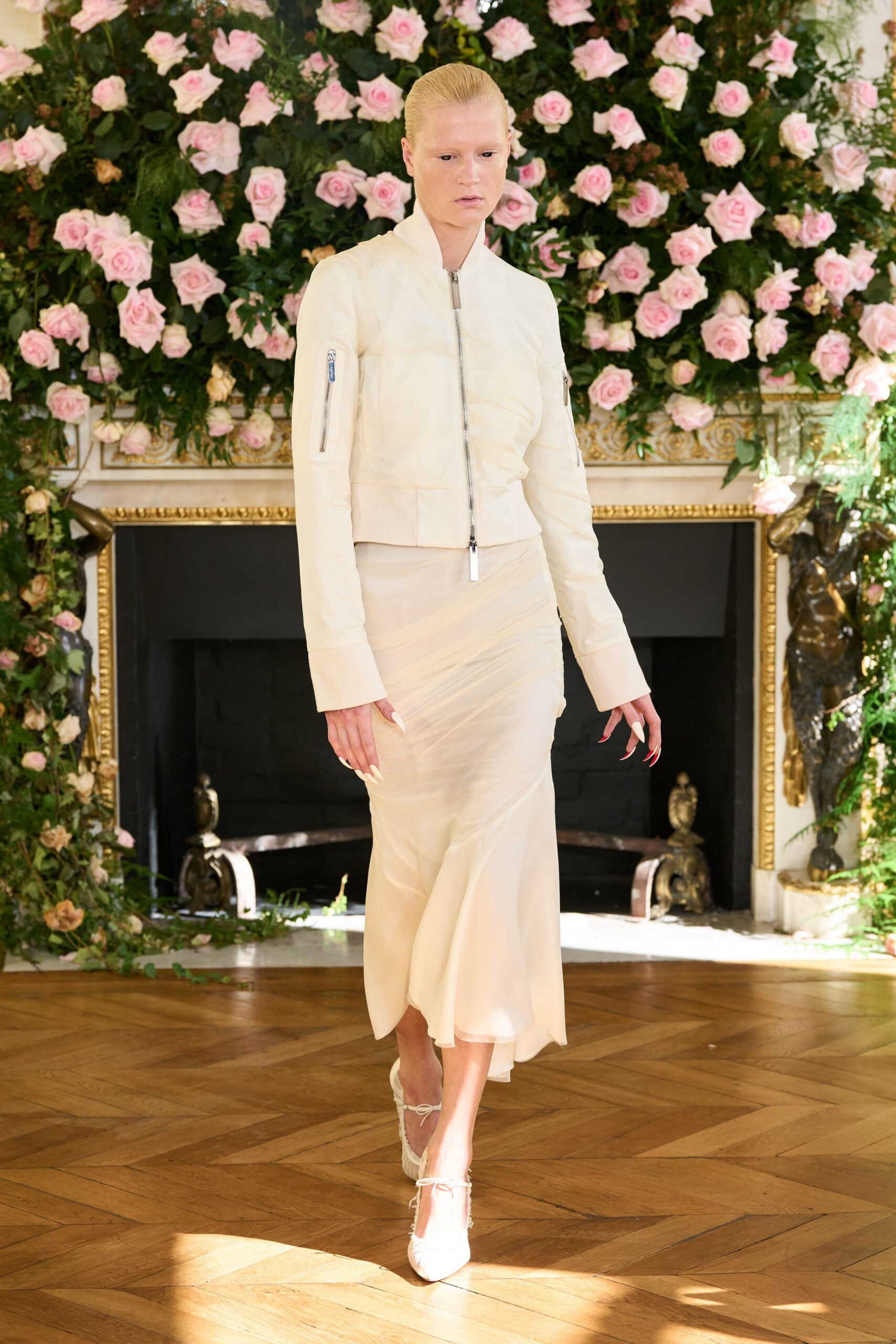 white leather long-sleeve collared fitted zippered jacket