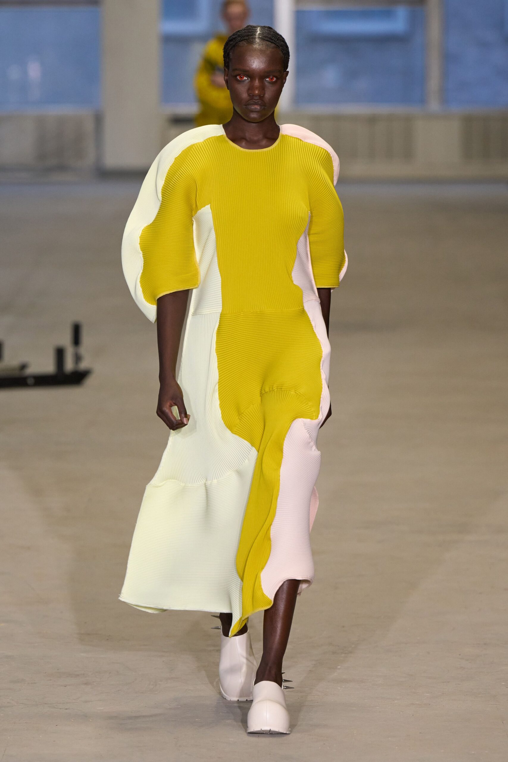 yellow cotton short-sleeve fitted draped midi dress