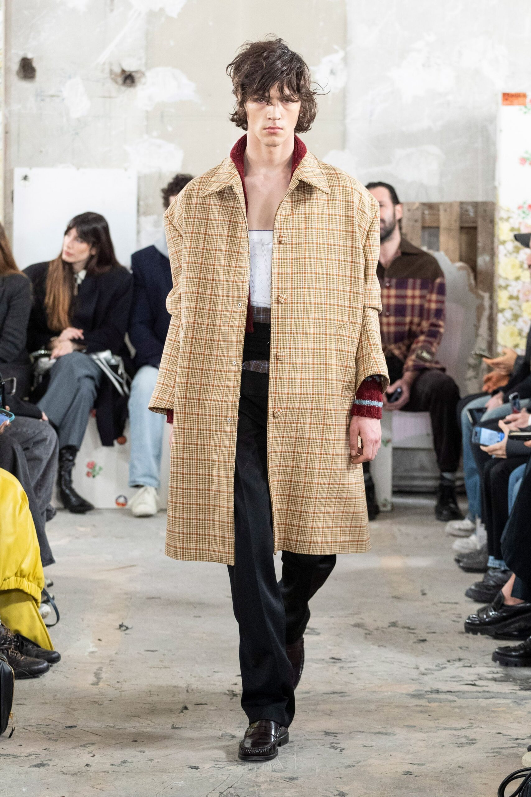beige cotton long-sleeve collared oversized checked coat