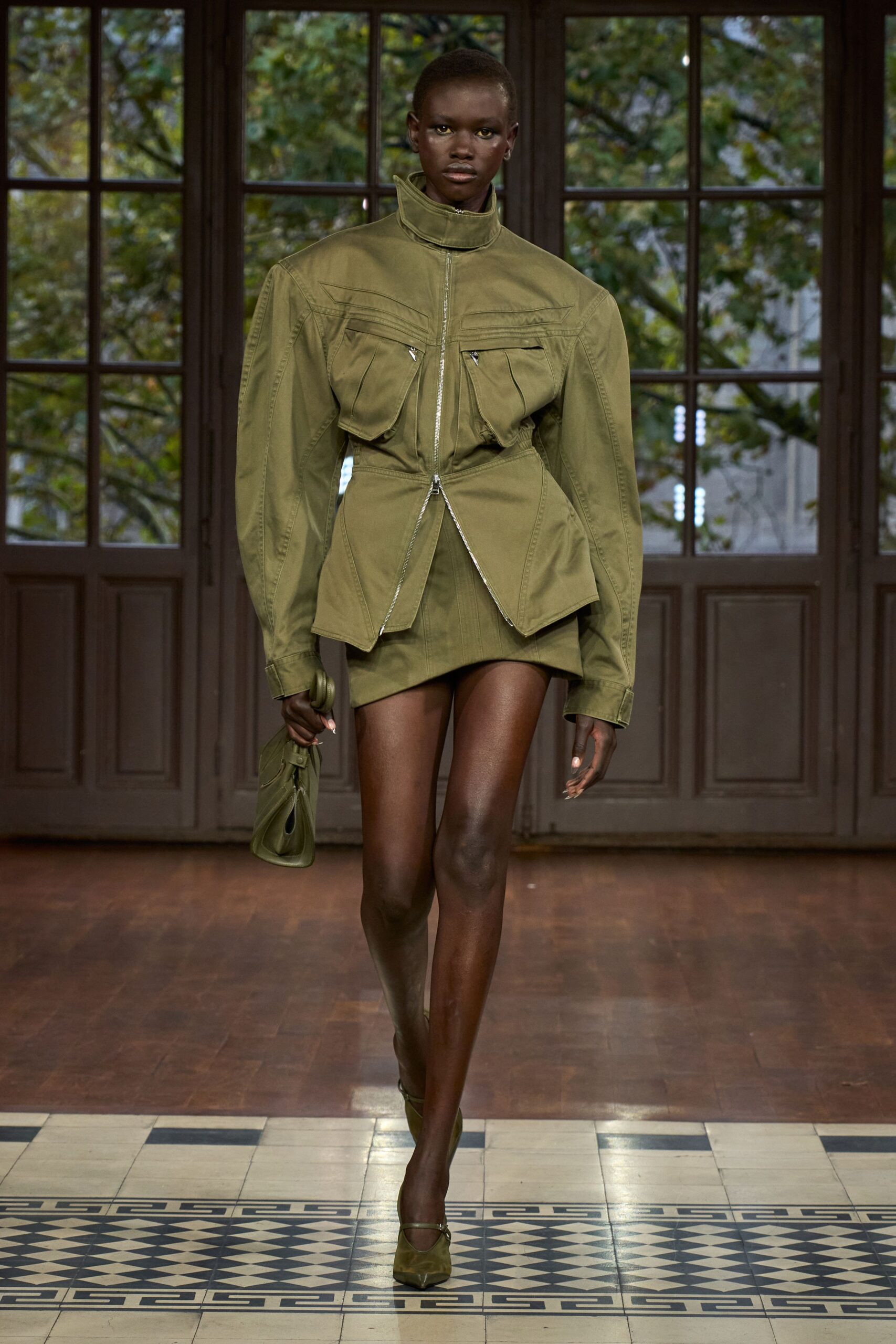 green cotton long-sleeve collared relaxed zippered pockets jacket