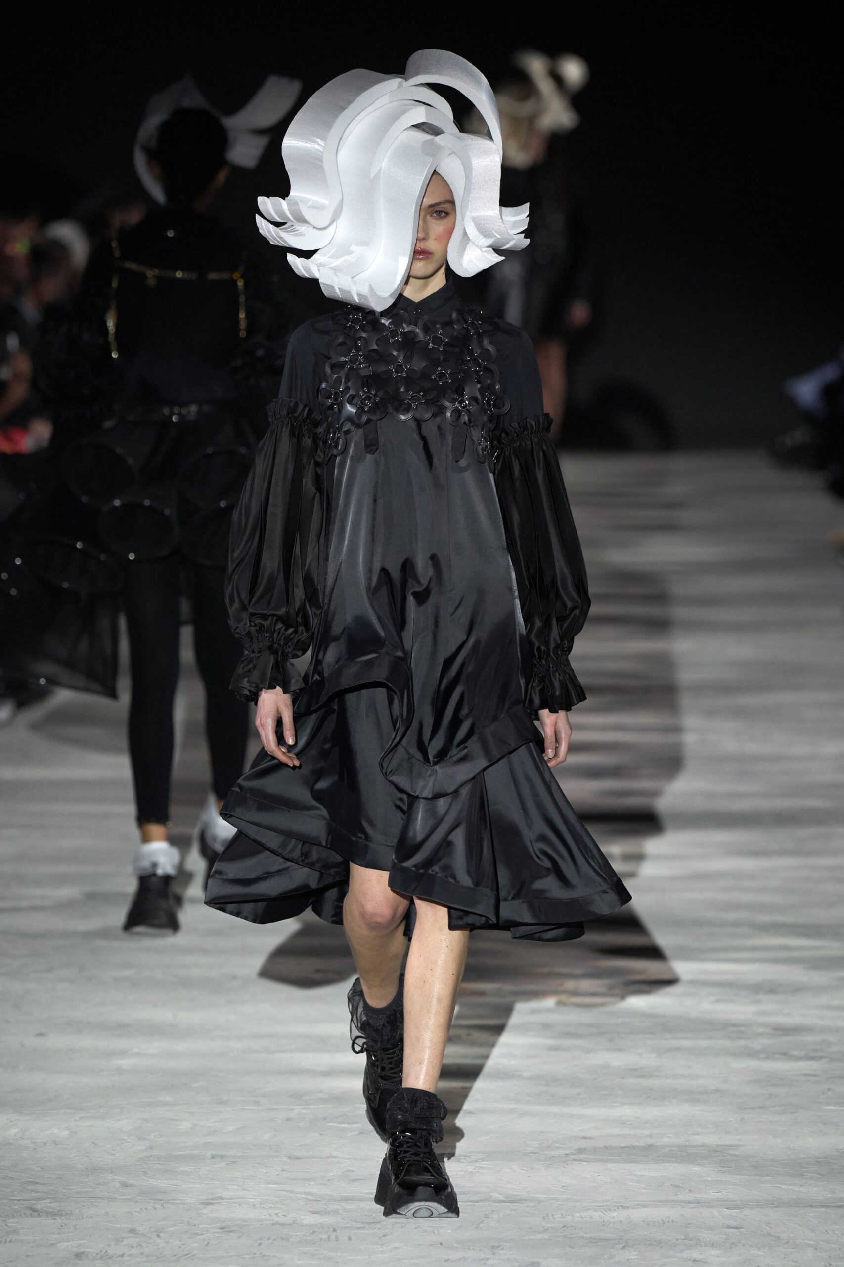 black midi dress with white hat