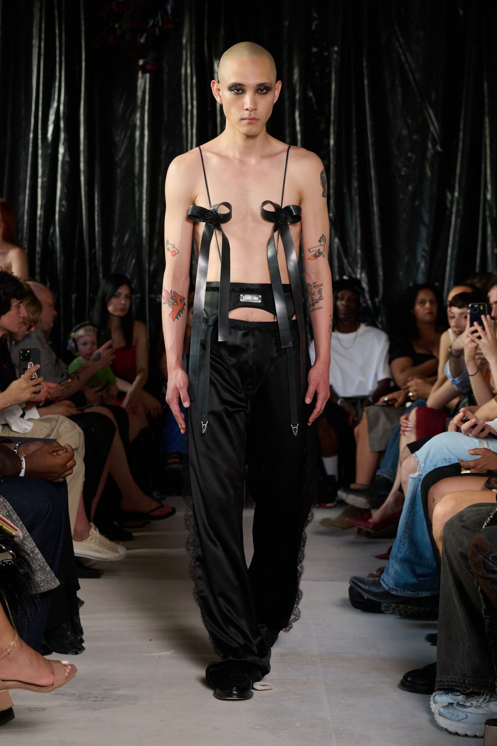 black silk sleeveless fitted pleated pants