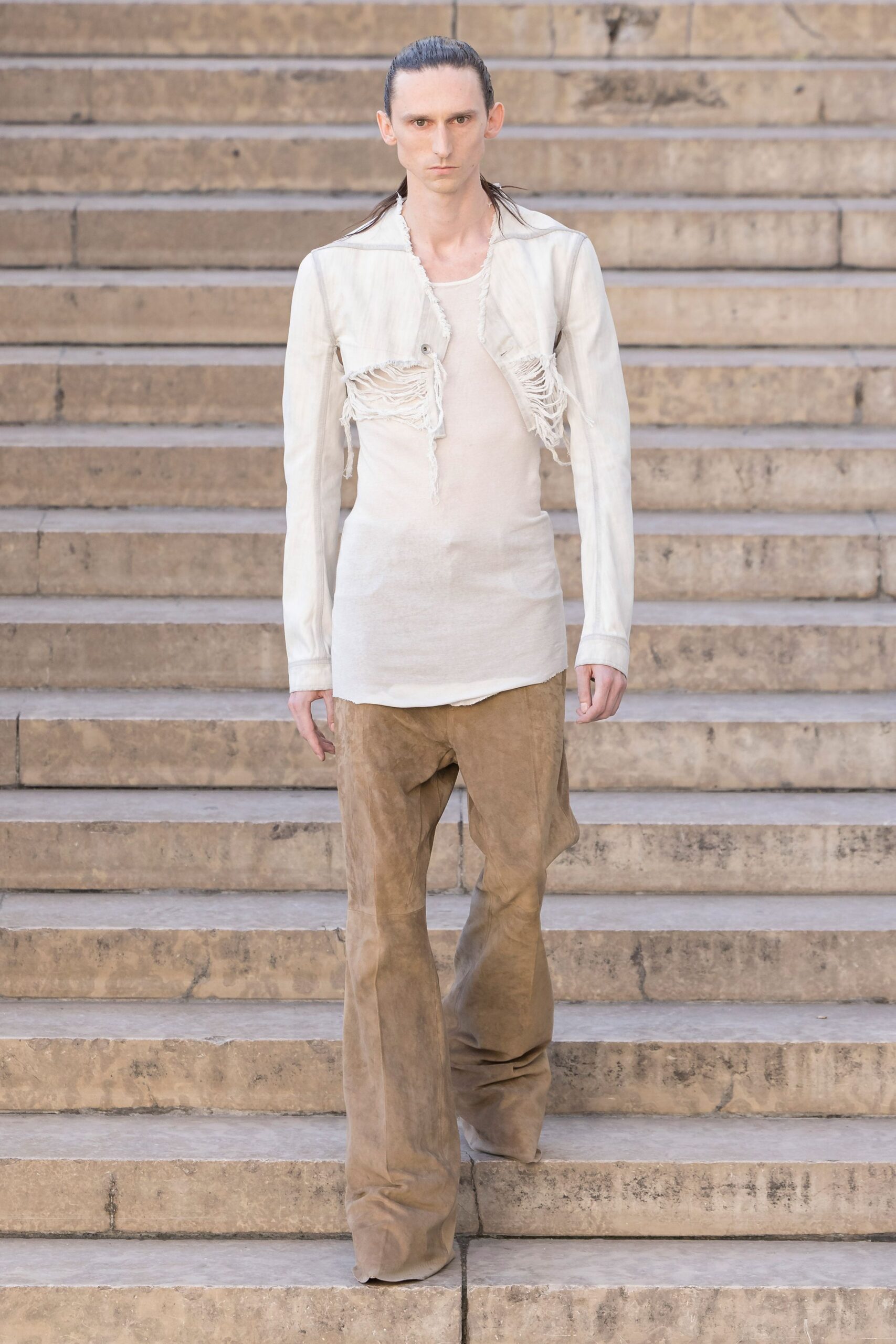 white cotton long-sleeve collared fitted fringed jacket